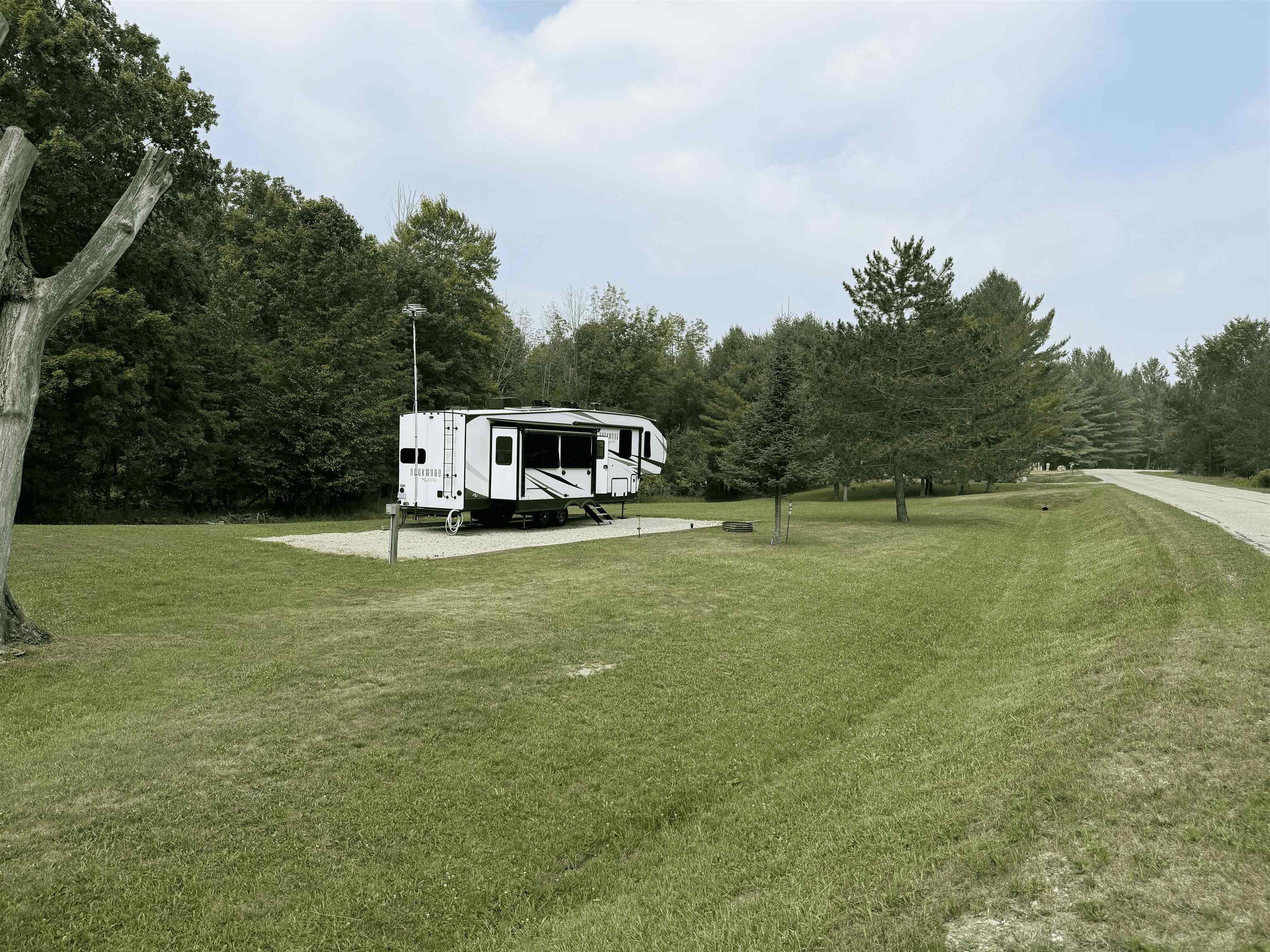 5347 Dover Way Property Photo 4