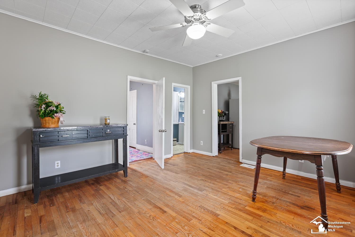 212 N Thompson Street Property Photo 8