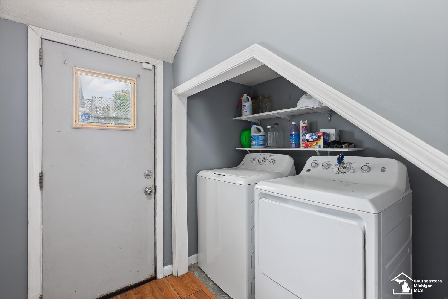 212 N Thompson Street Property Photo 18