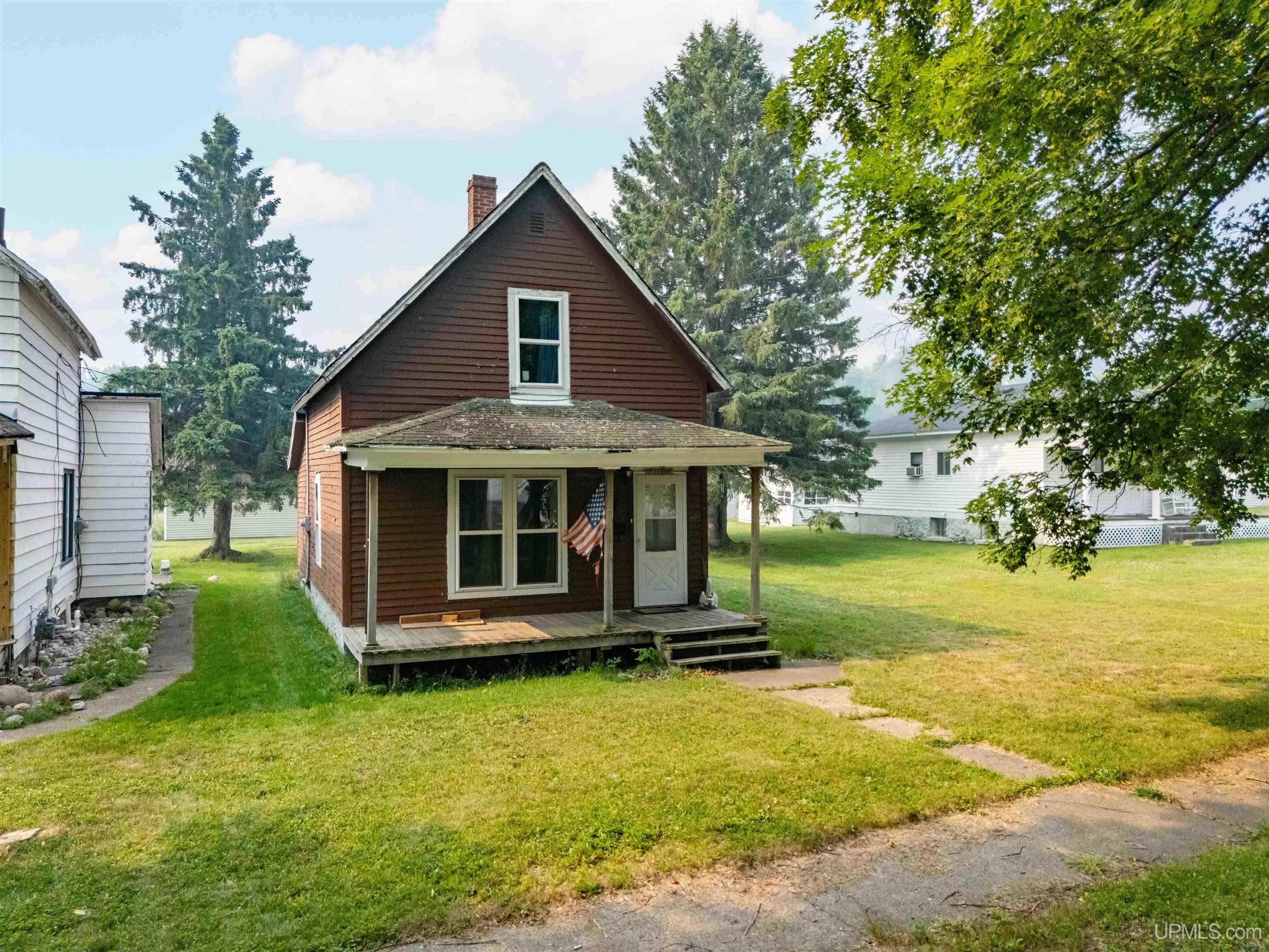 17 Marquette Avenue Property Photo 1