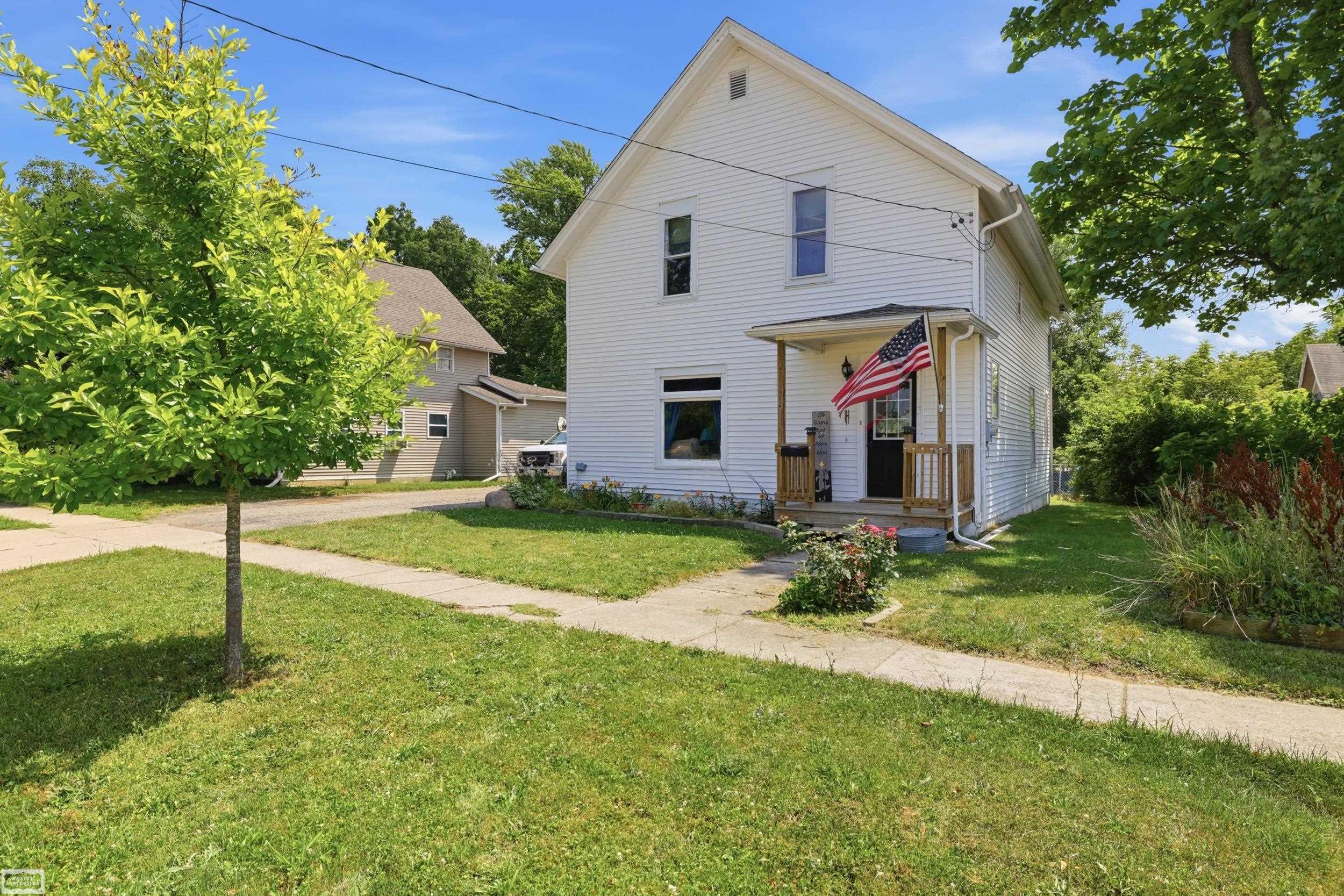 329 W Young Street Property Photo 1