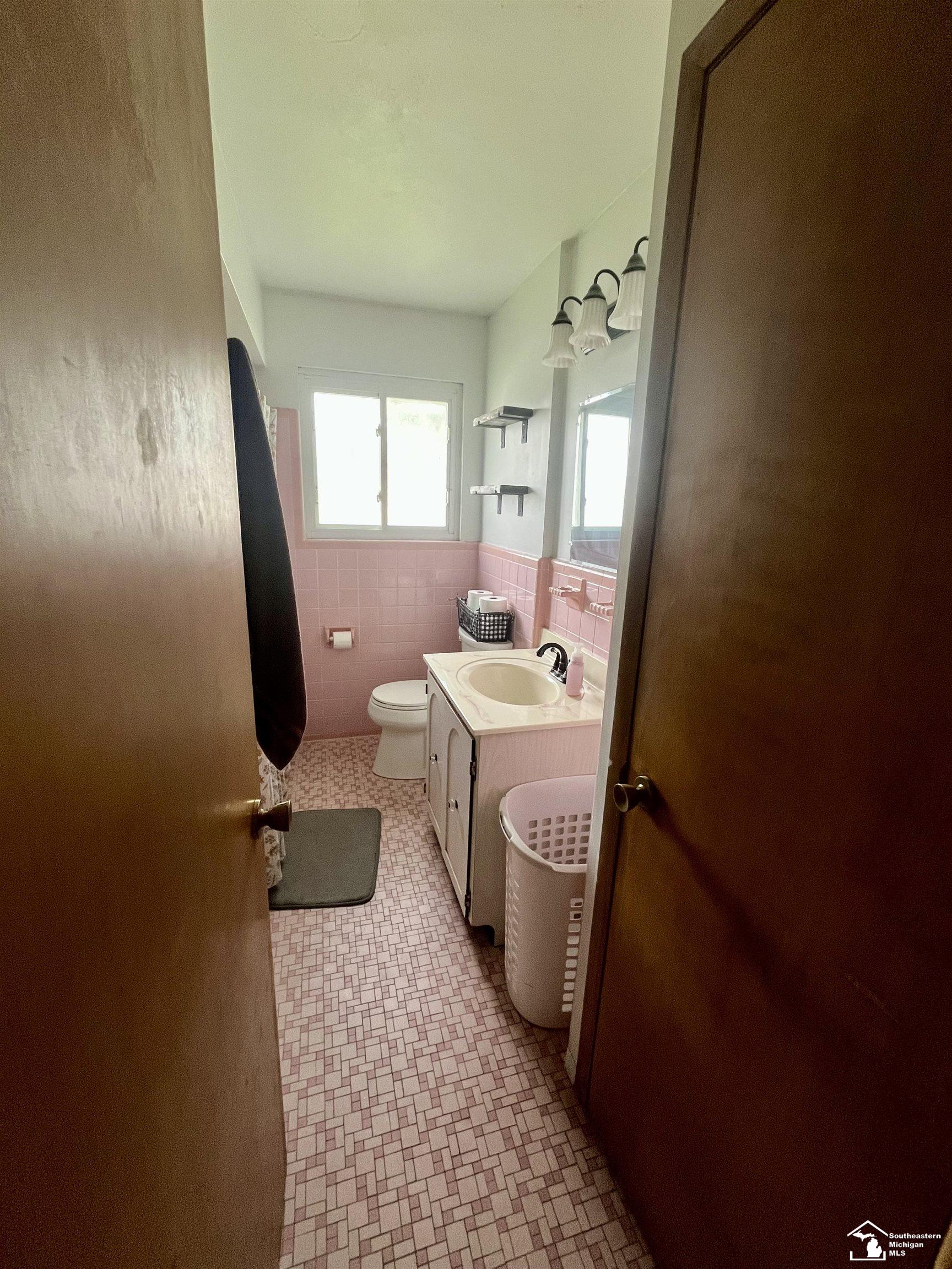 2071 Maplecrest Drive Property Photo 12