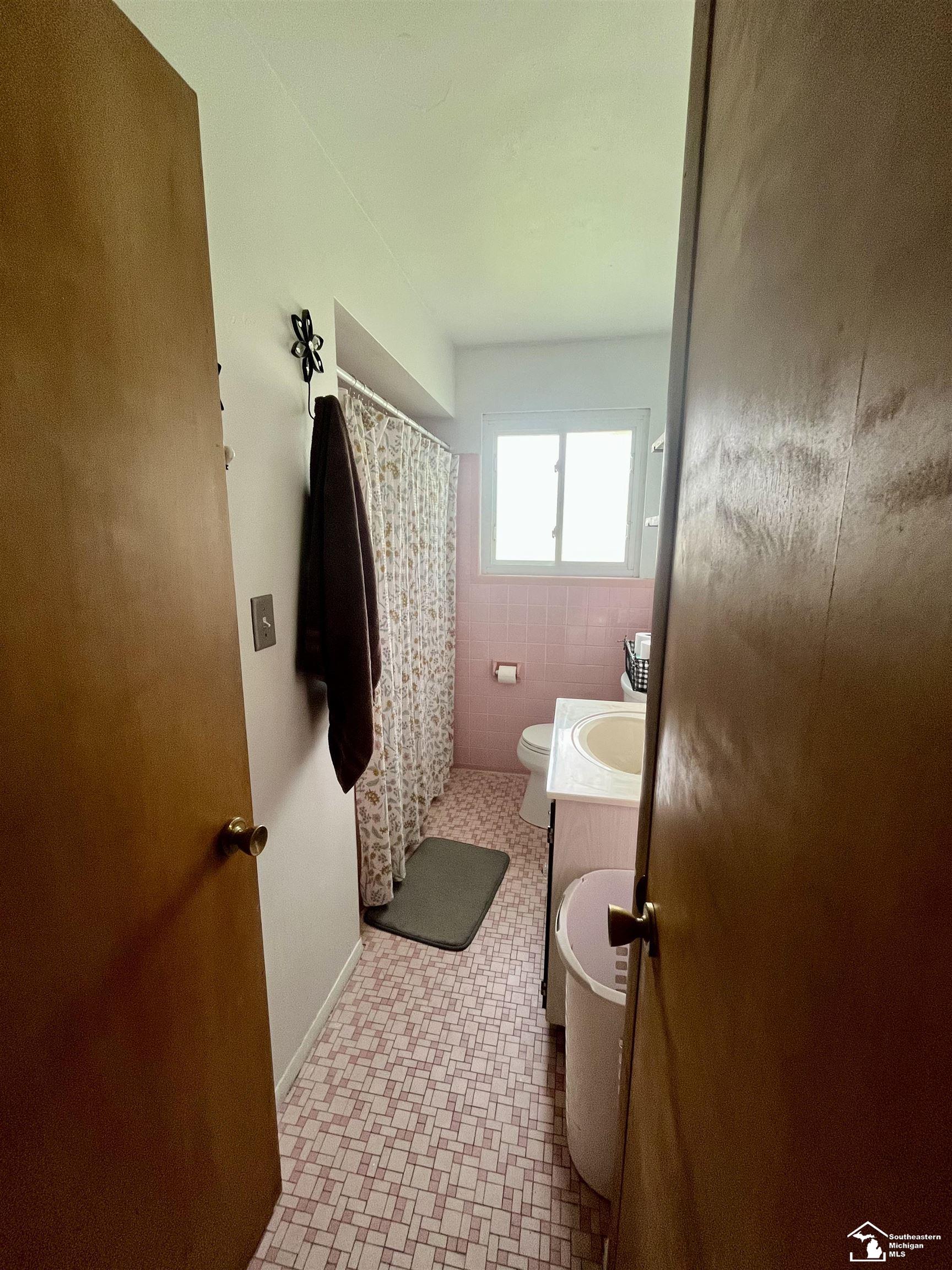 2071 Maplecrest Drive Property Photo 13