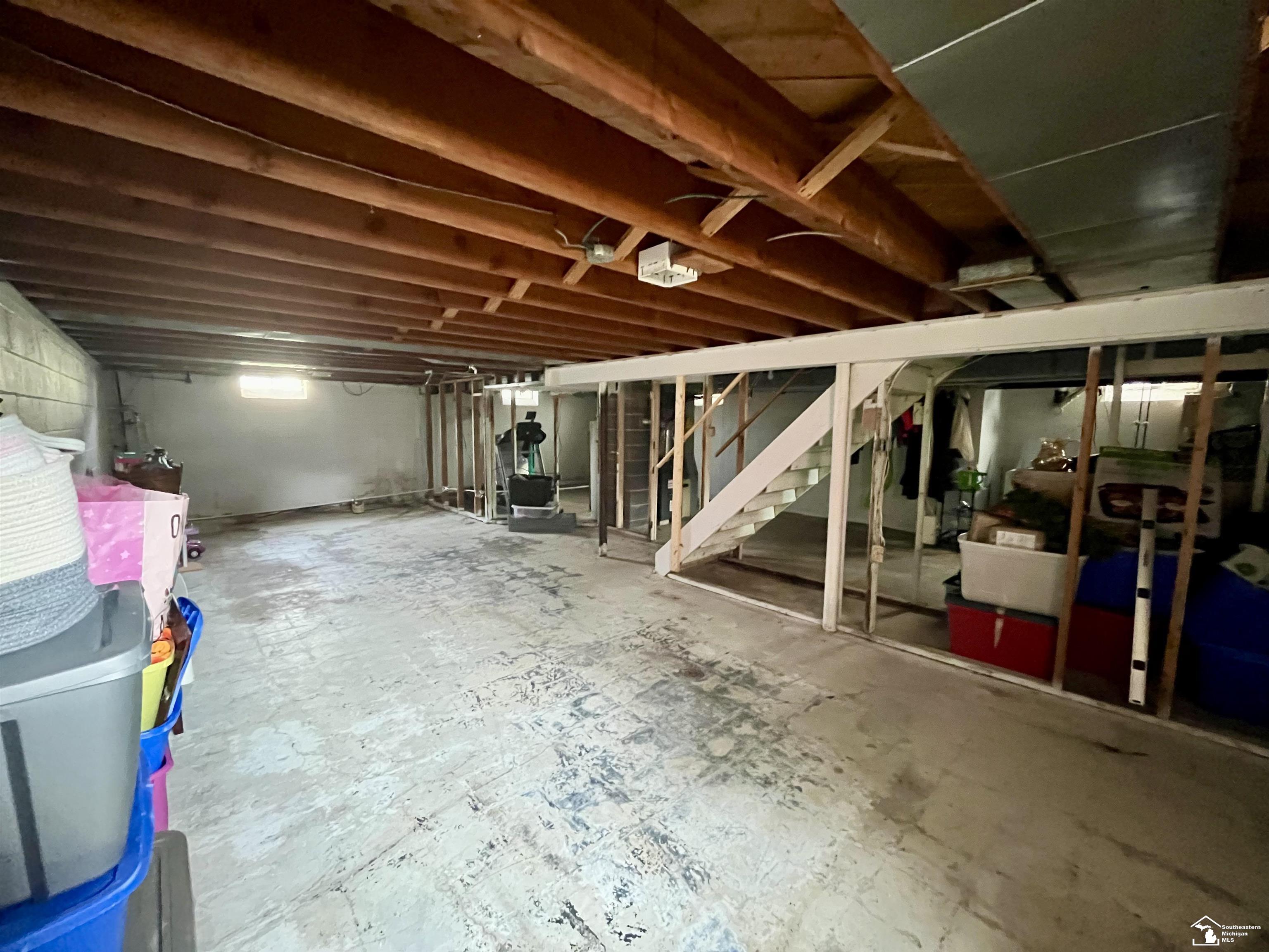 2071 Maplecrest Drive Property Photo 14
