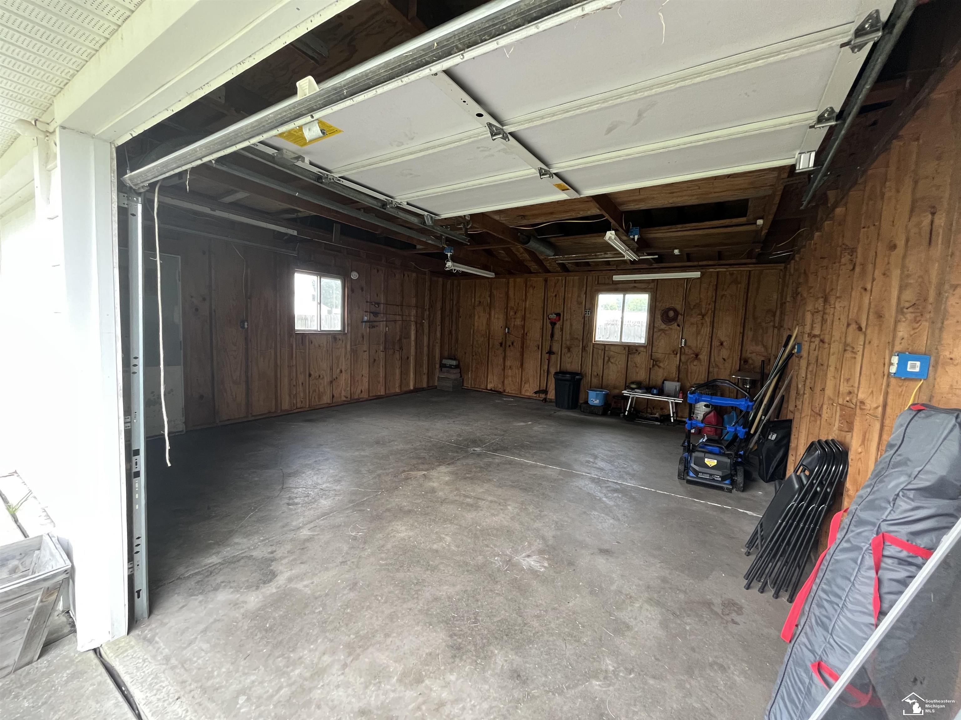 2071 Maplecrest Drive Property Photo 17