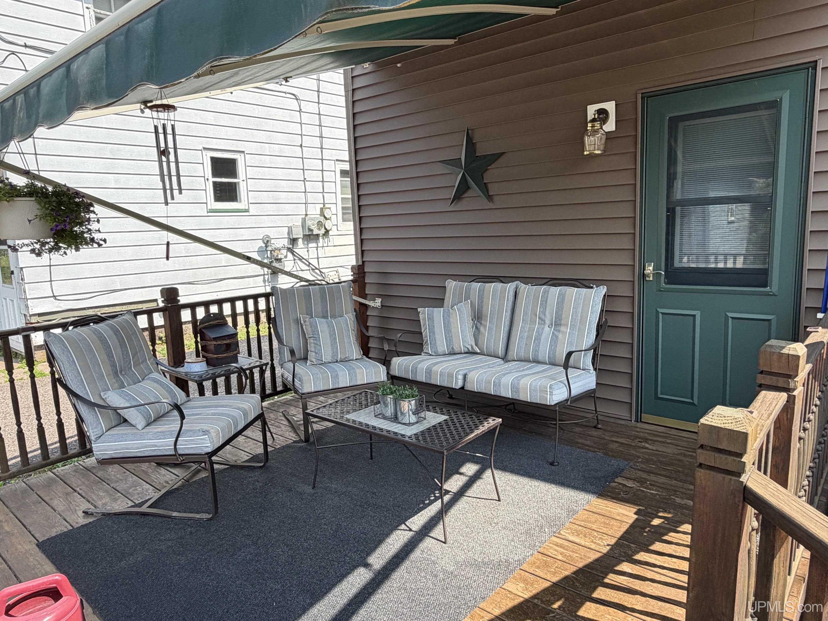 324 W Ridge Street Property Photo 5