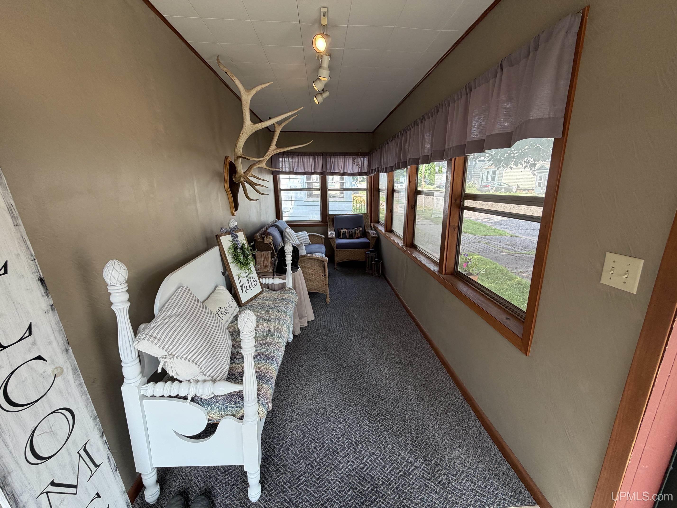 324 W Ridge Street Property Photo 10