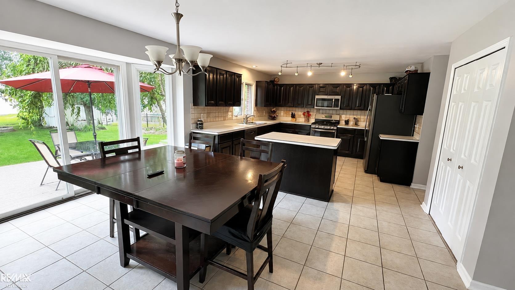 18402 Sumpter Forest Drive Property Photo 6