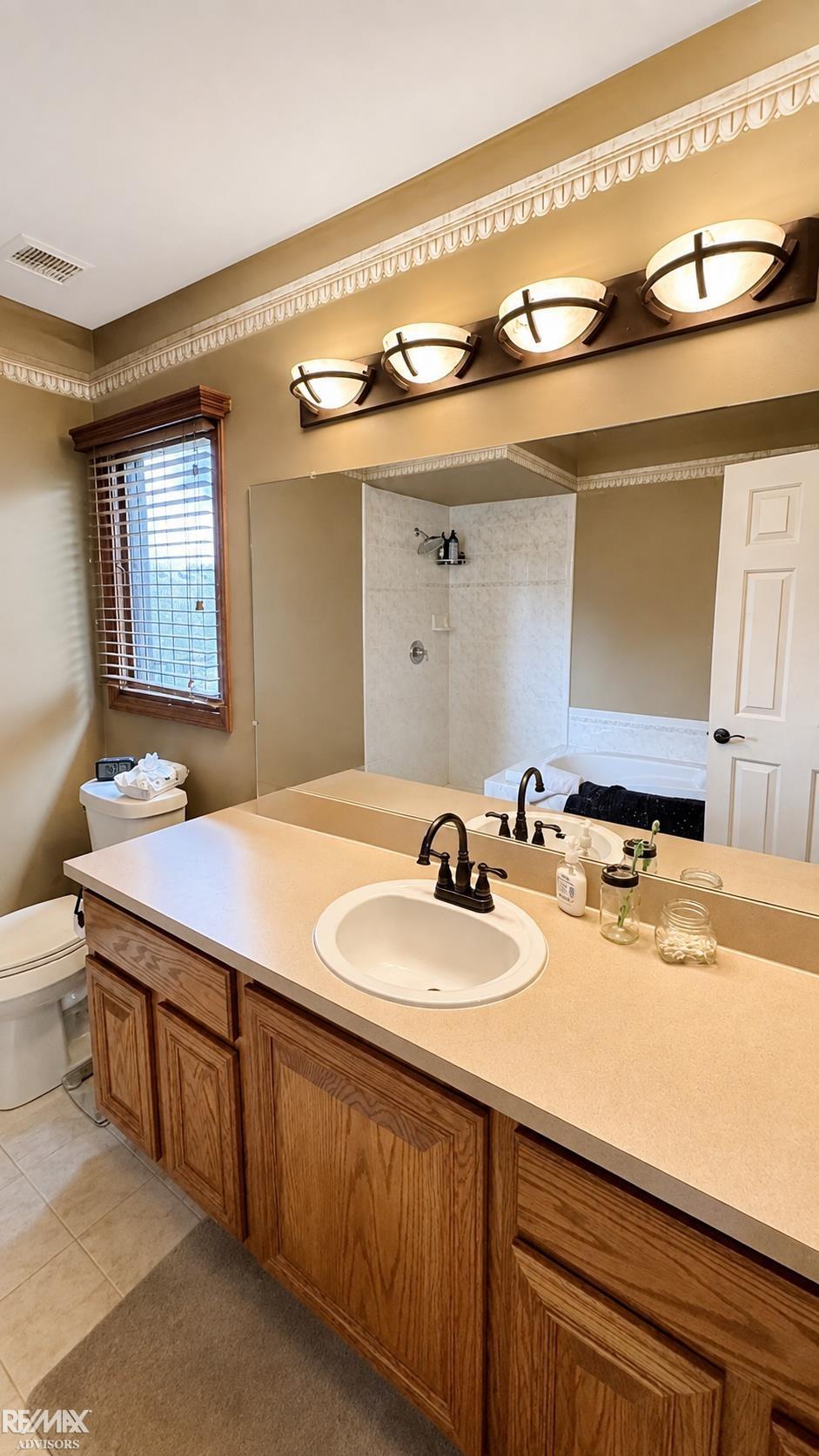 18402 Sumpter Forest Drive Property Photo 9