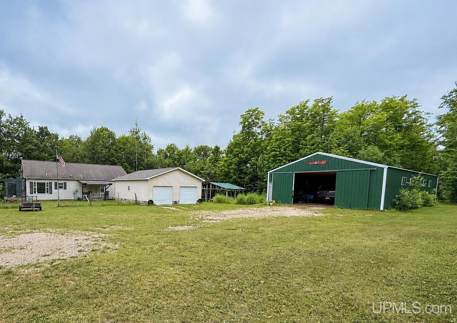 W17308 Harrington Road Property Photo 1