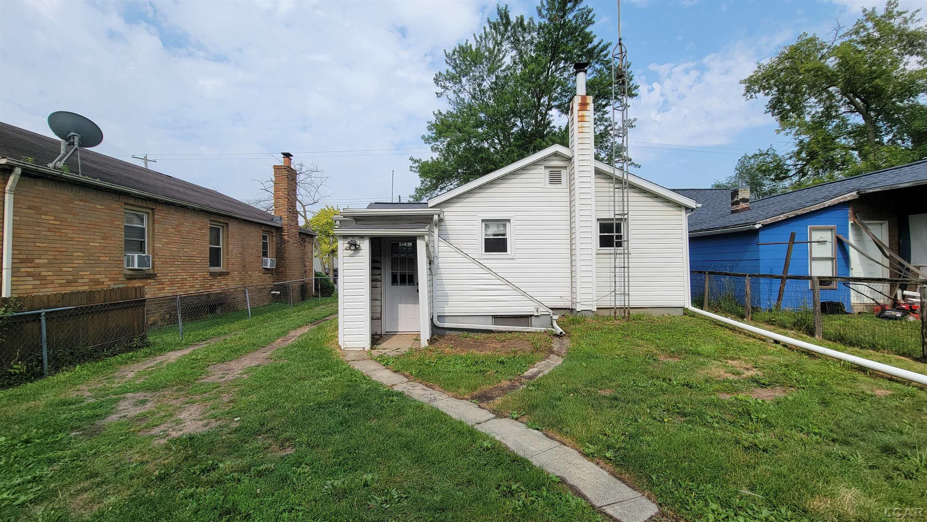 751 James Street Property Photo 4