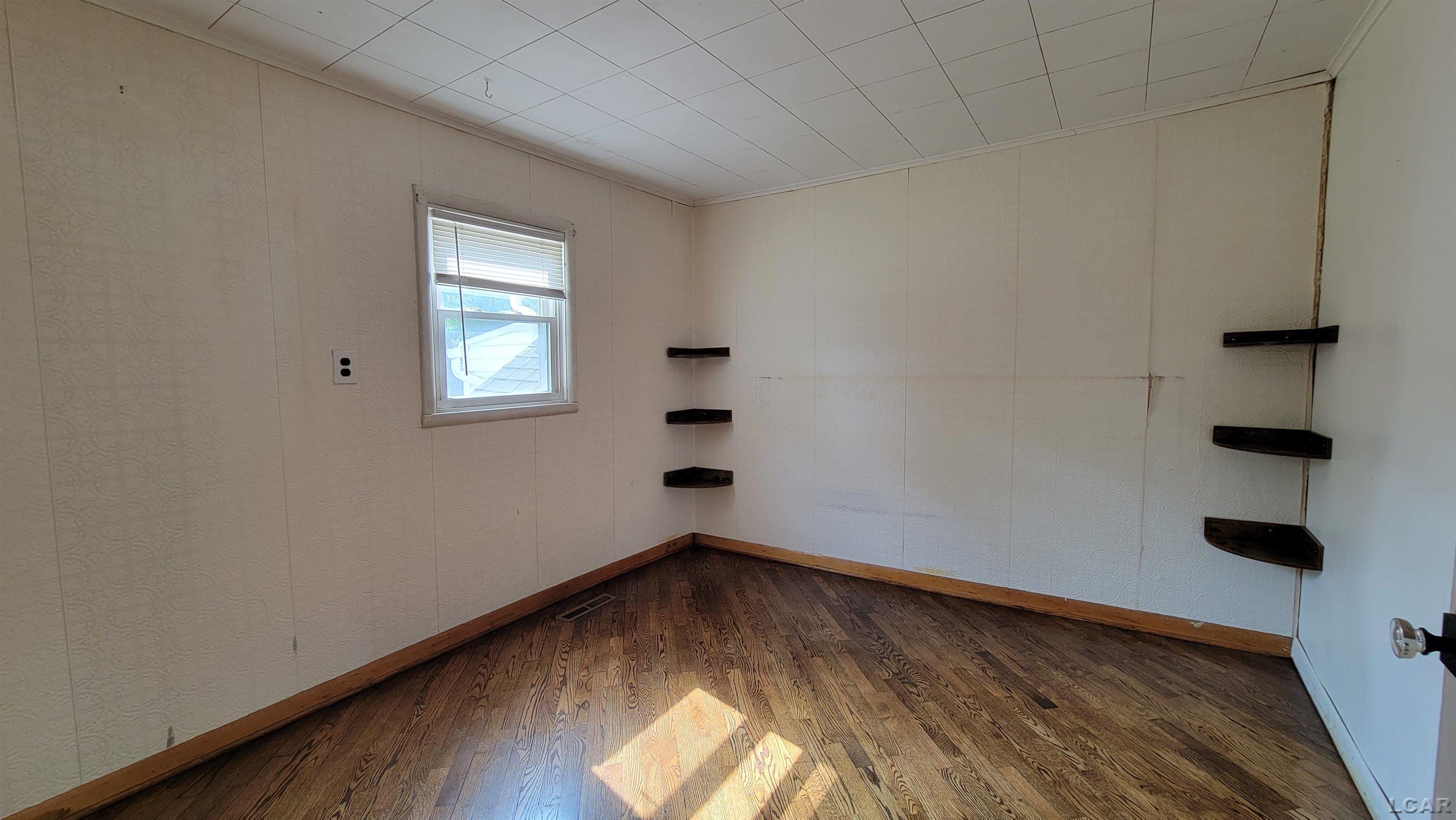 751 James Street Property Photo 14