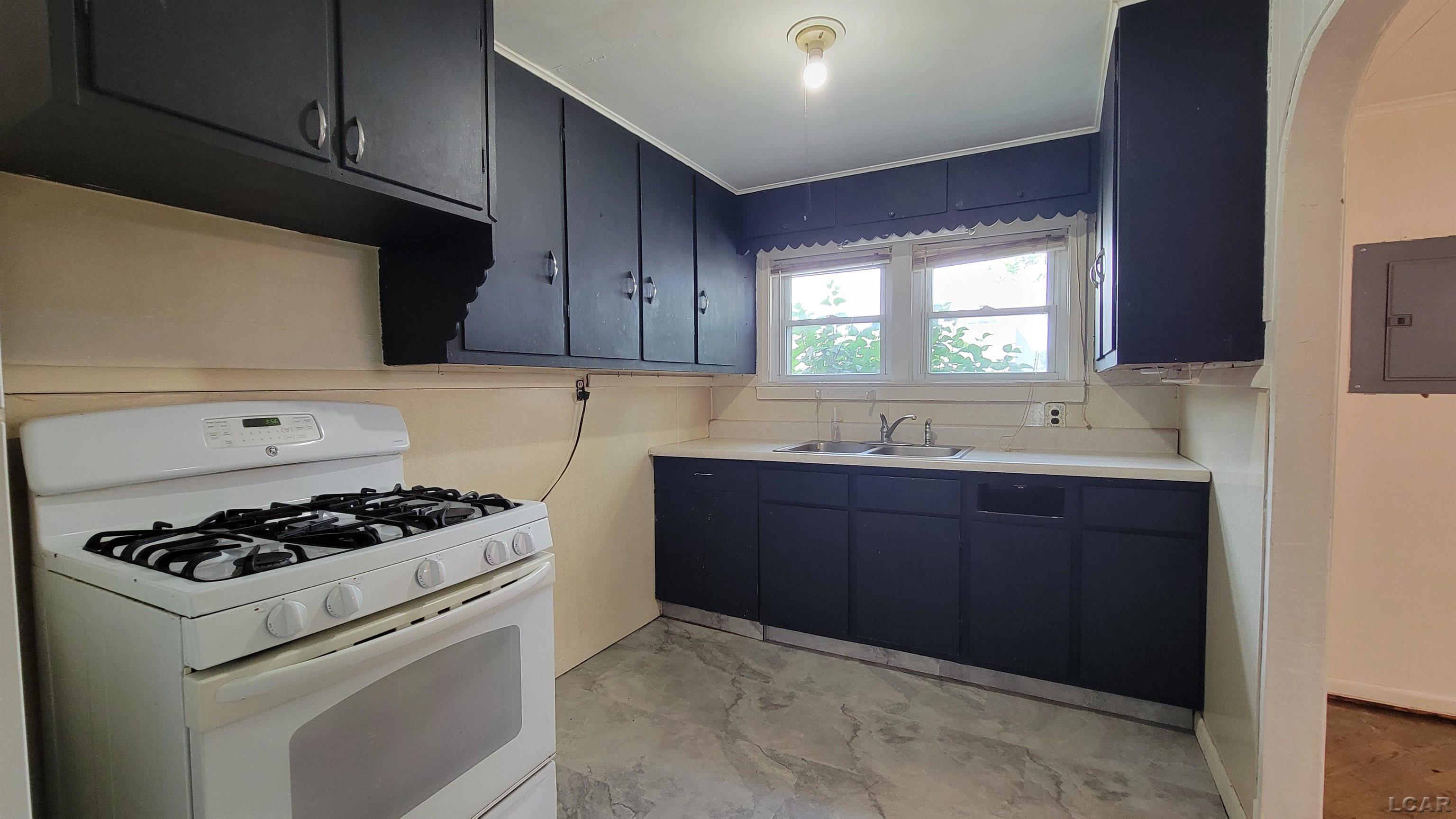 751 James Street Property Photo 15