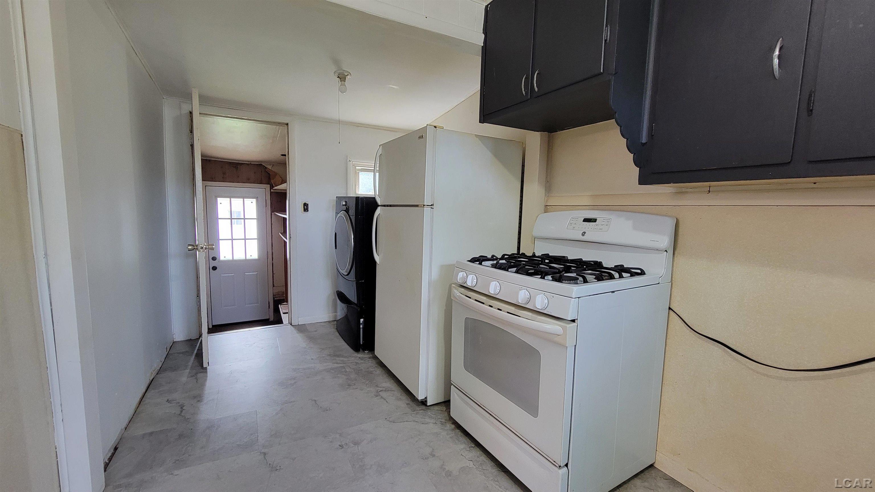 751 James Street Property Photo 16