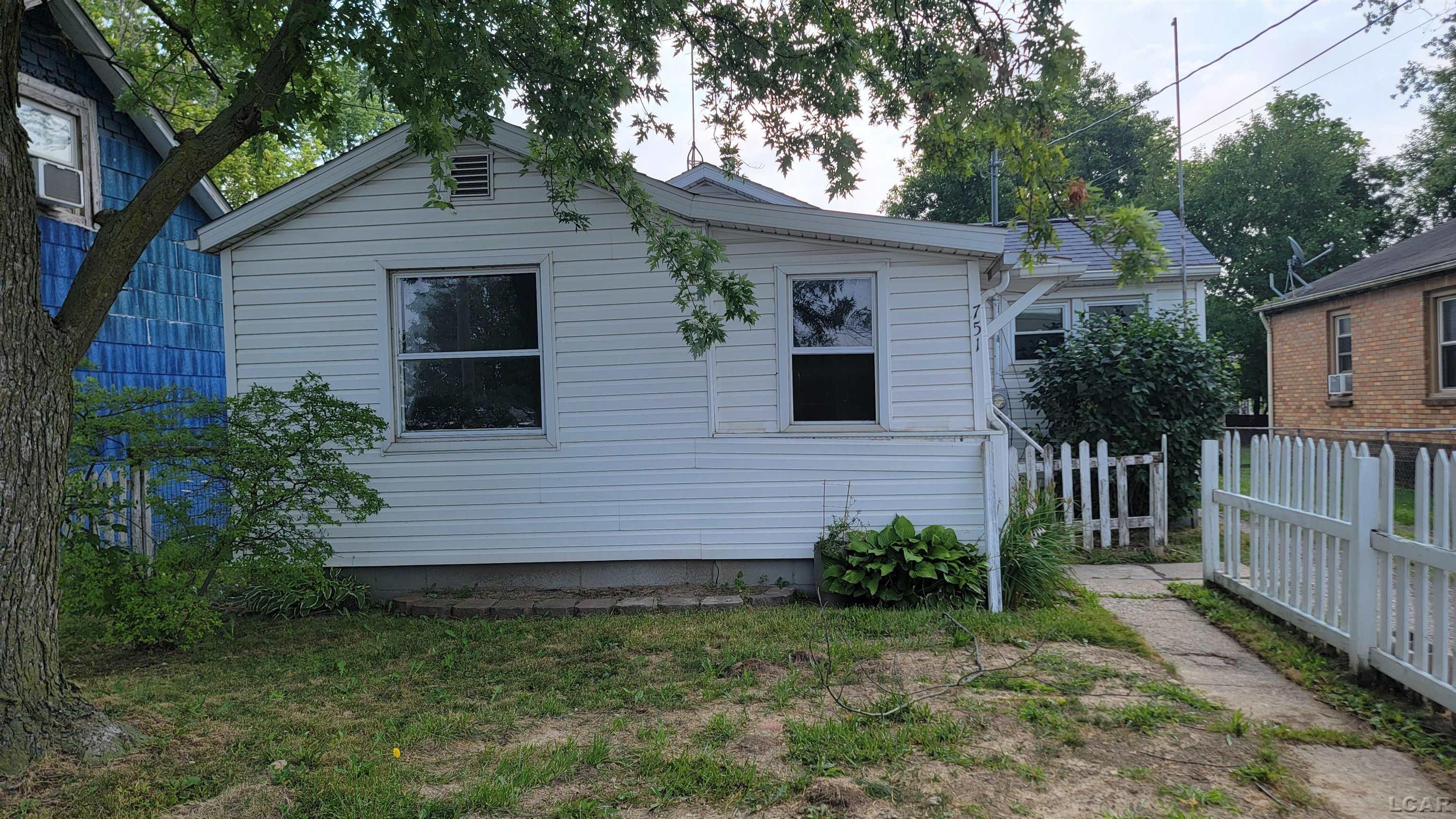 751 James Street Property Photo 19
