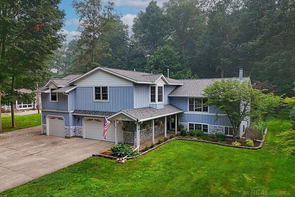 1571 Waukazoo Drive Property Photo 1