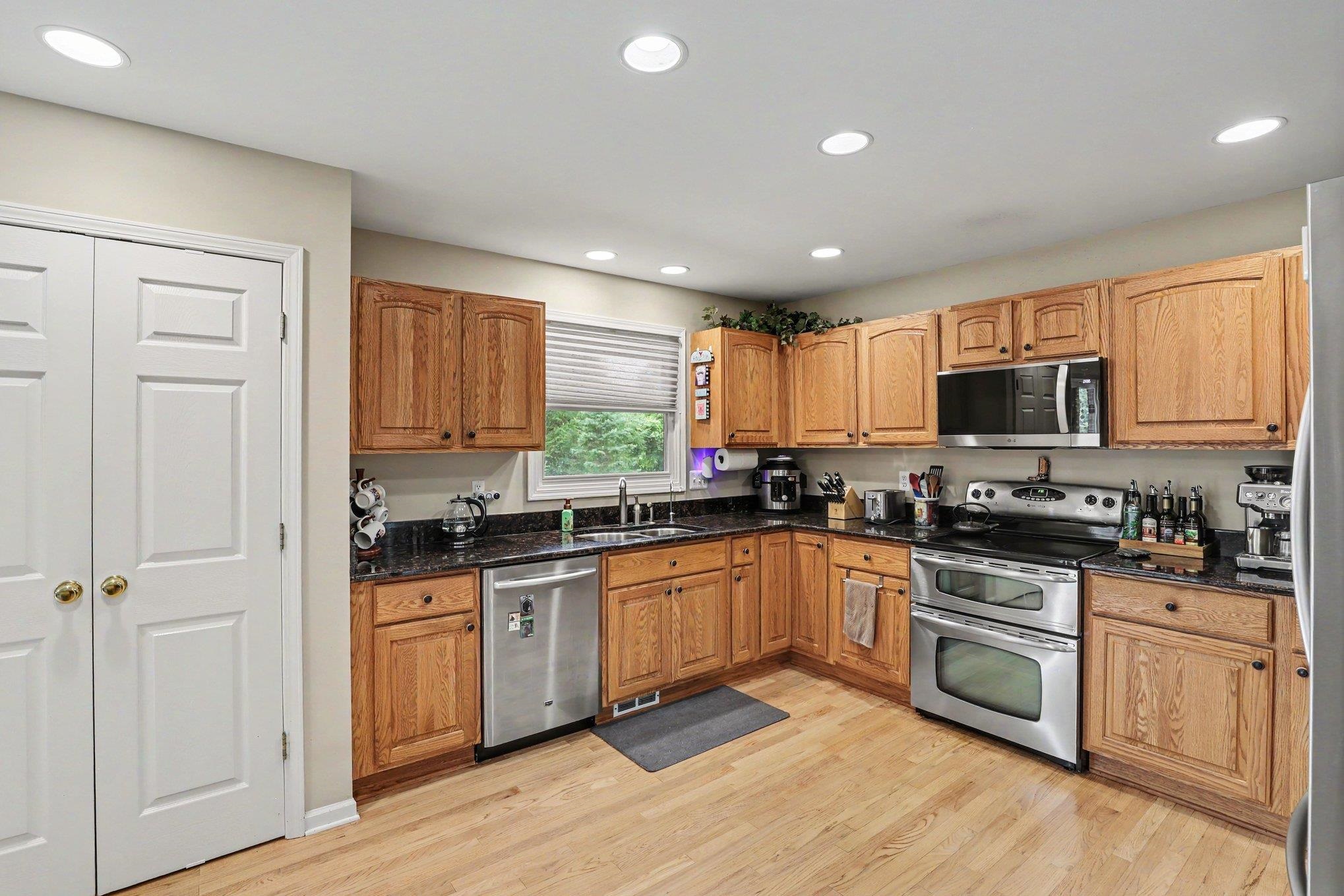 3544 S Creek Drive Property Photo 11