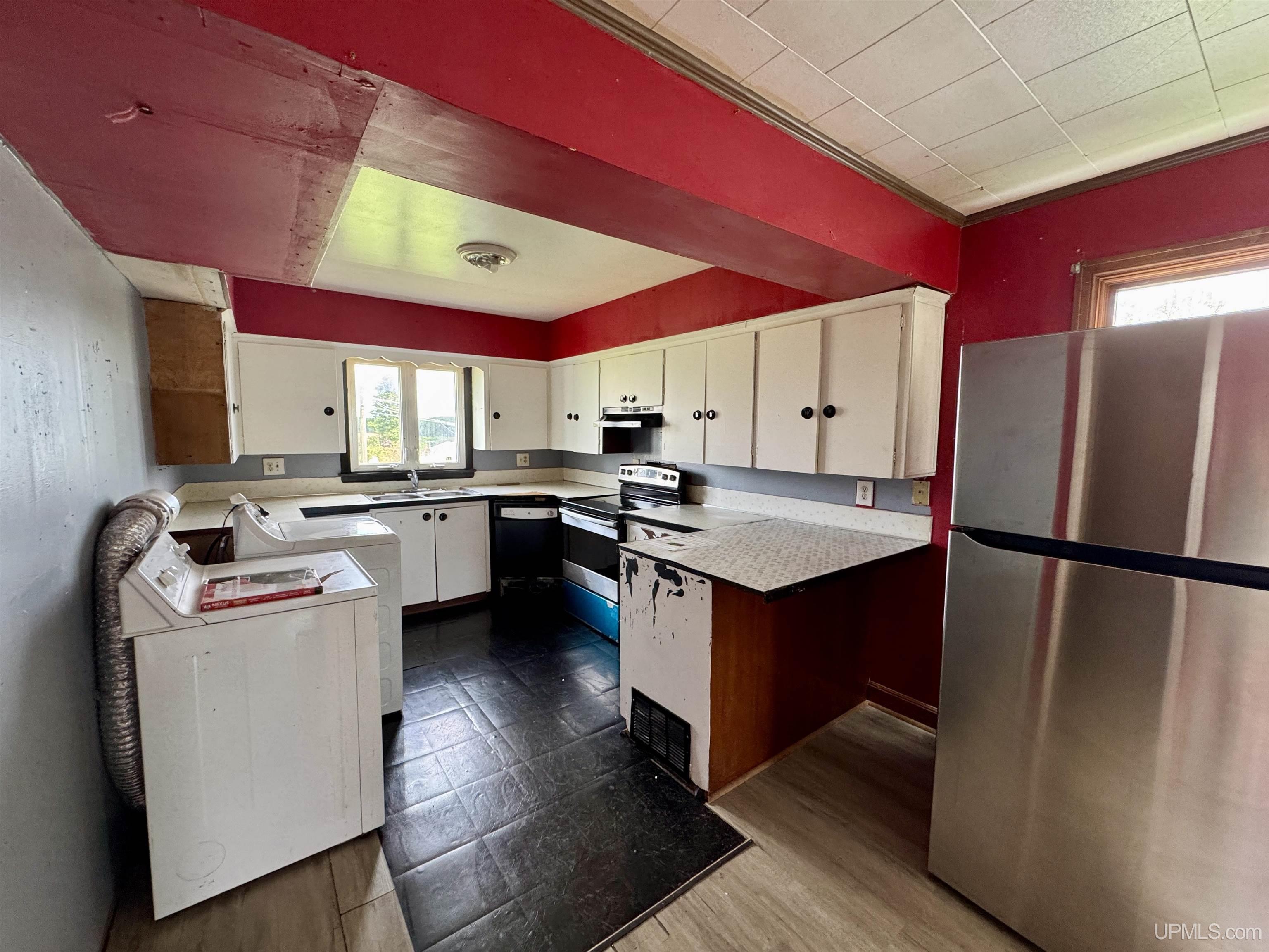 204 Marquette Avenue Property Photo 6