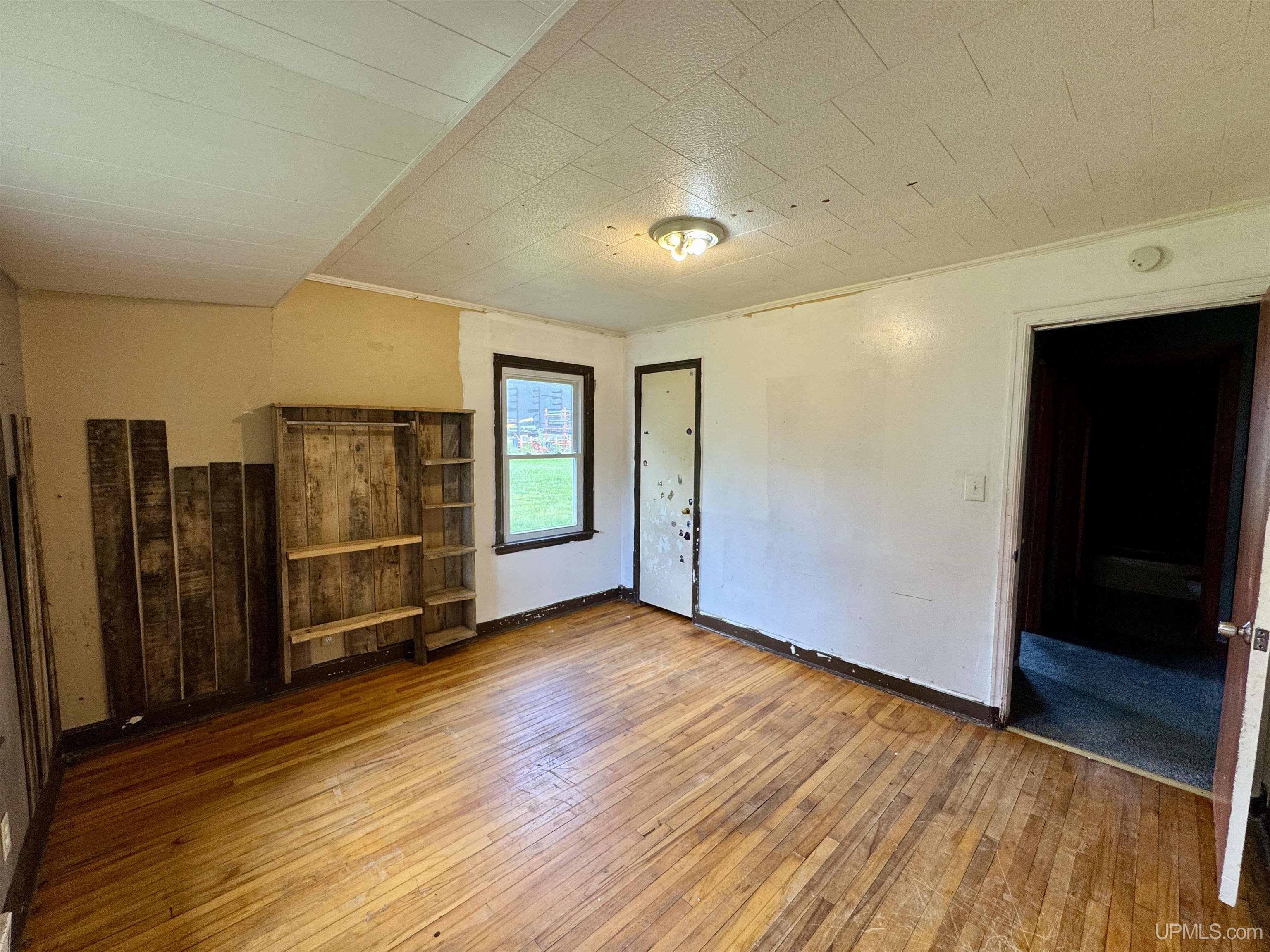 204 Marquette Avenue Property Photo 8