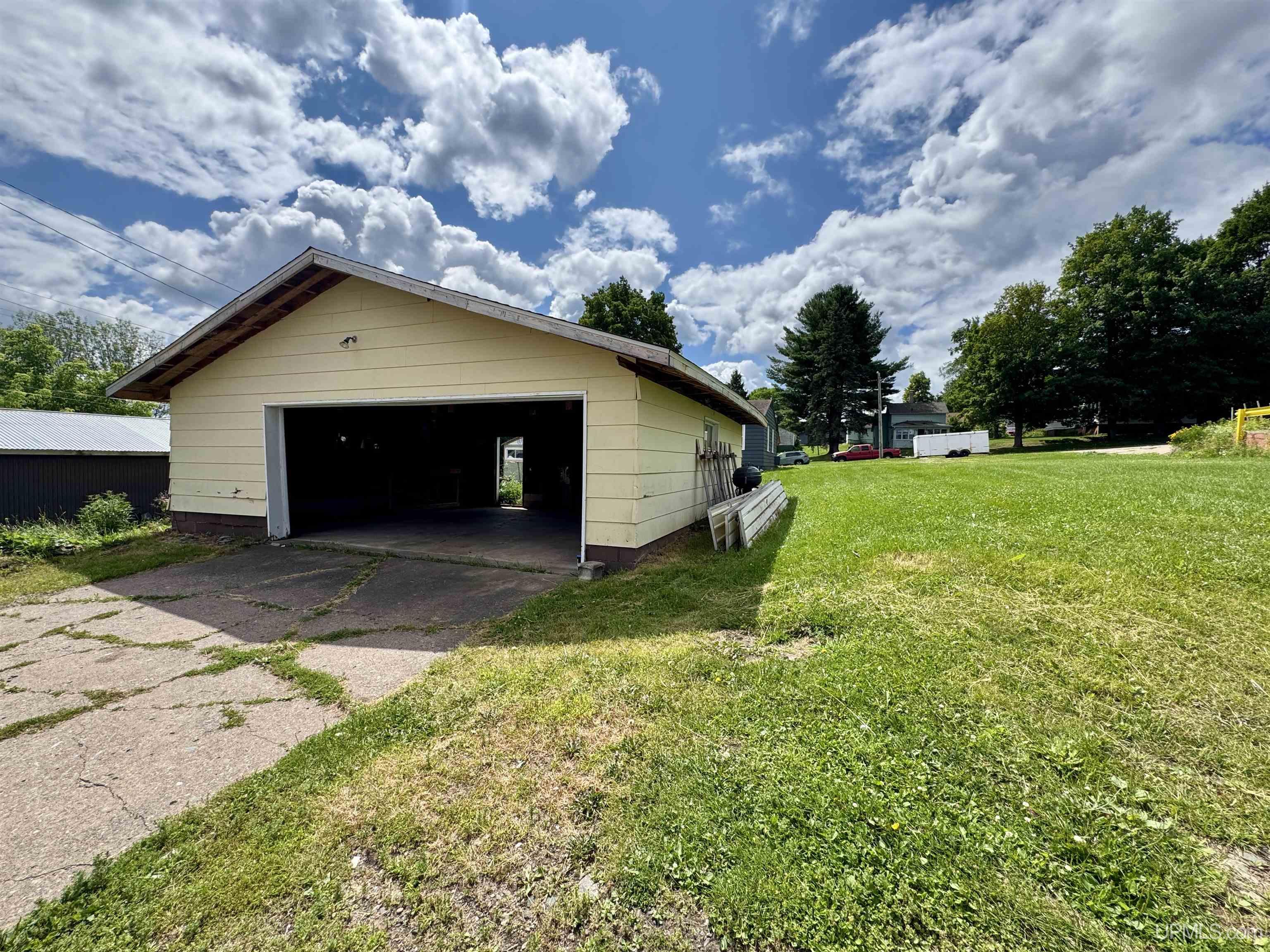 204 Marquette Avenue Property Photo 19