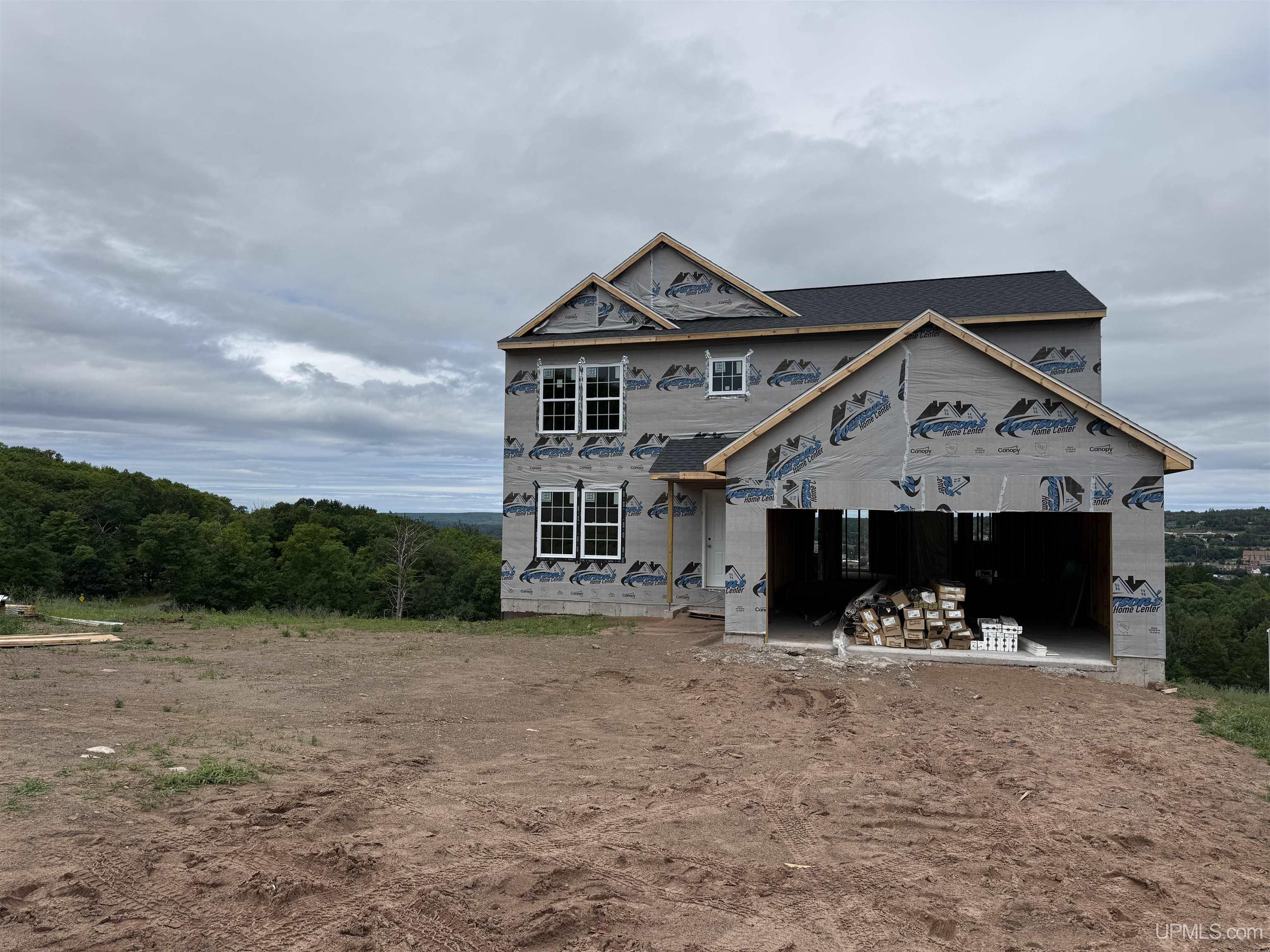 1022 Red Oak Lane Property Photo 1