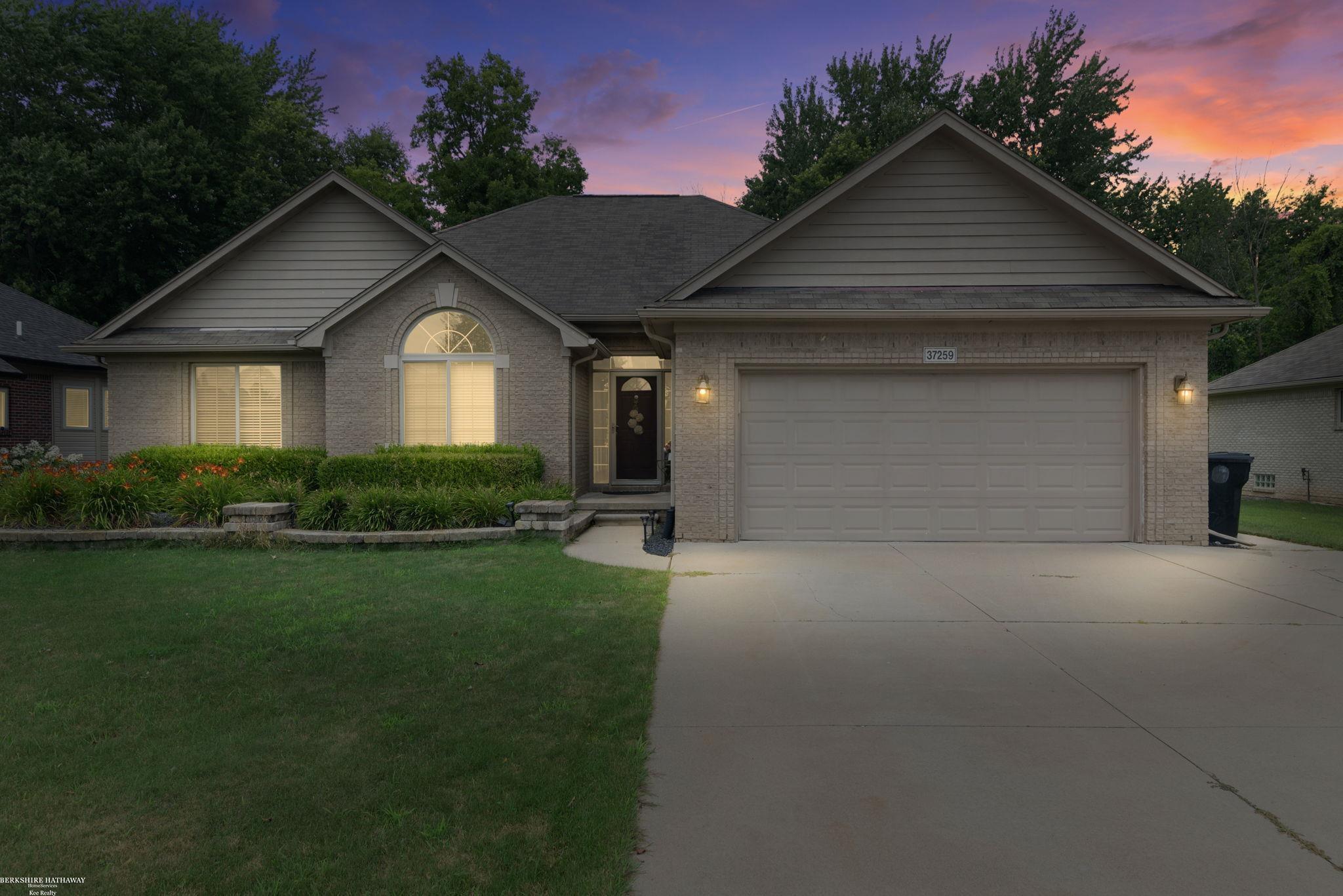 37259 Willow Creek Lane Property Photo 1