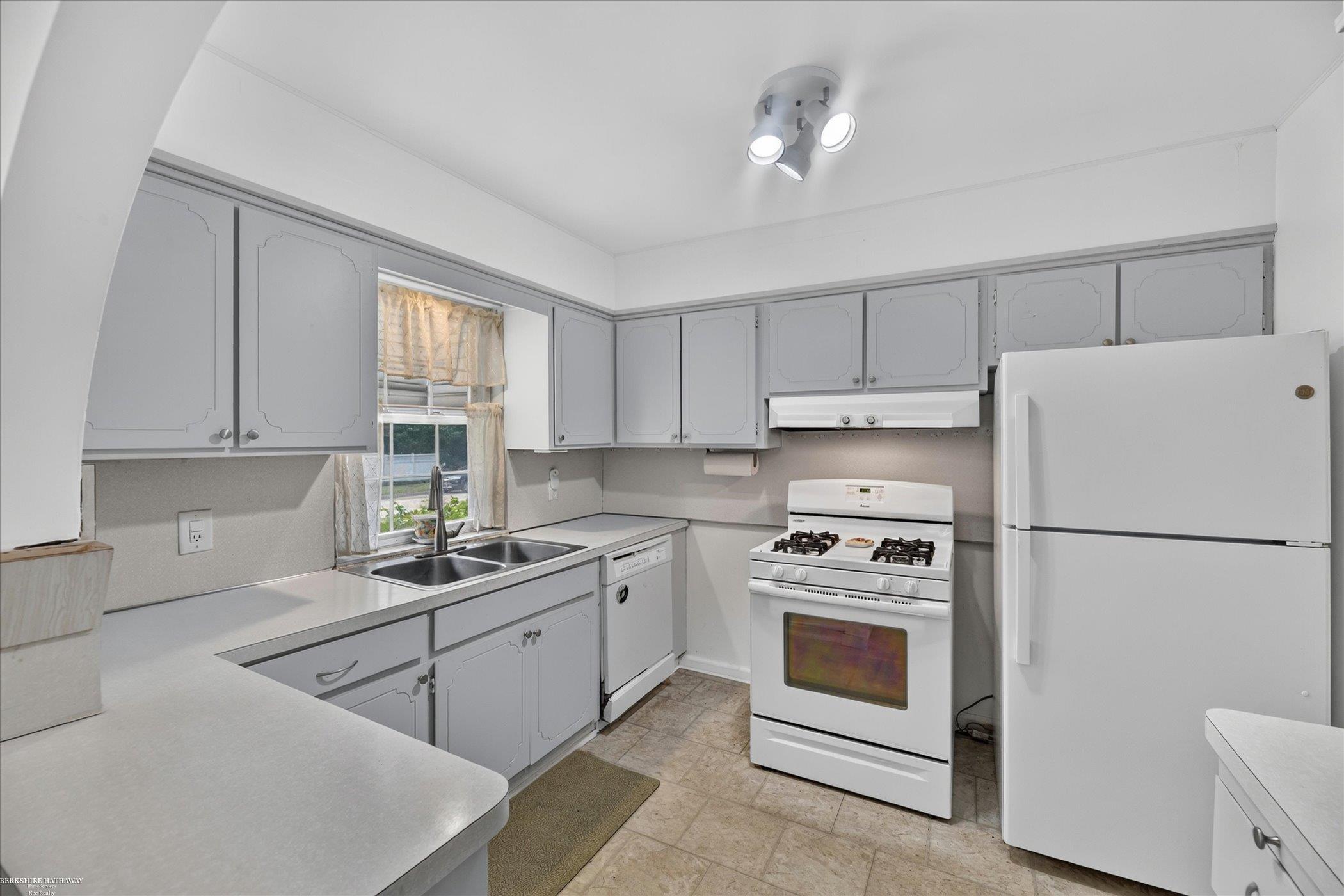 1114 Burlington Drive Property Photo 15