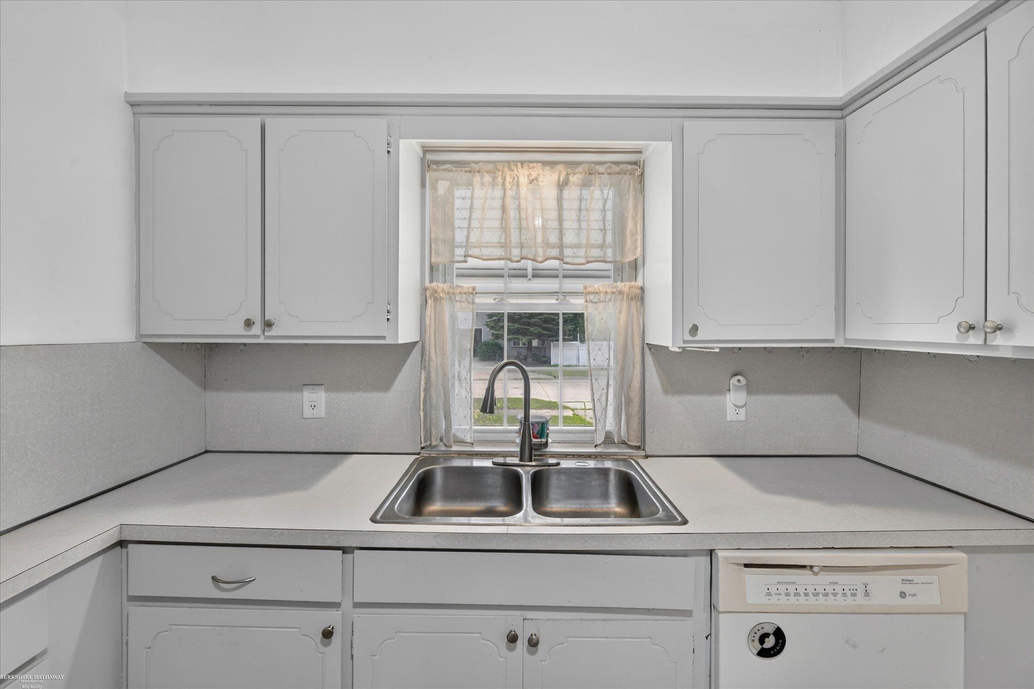 1114 Burlington Drive Property Photo 16