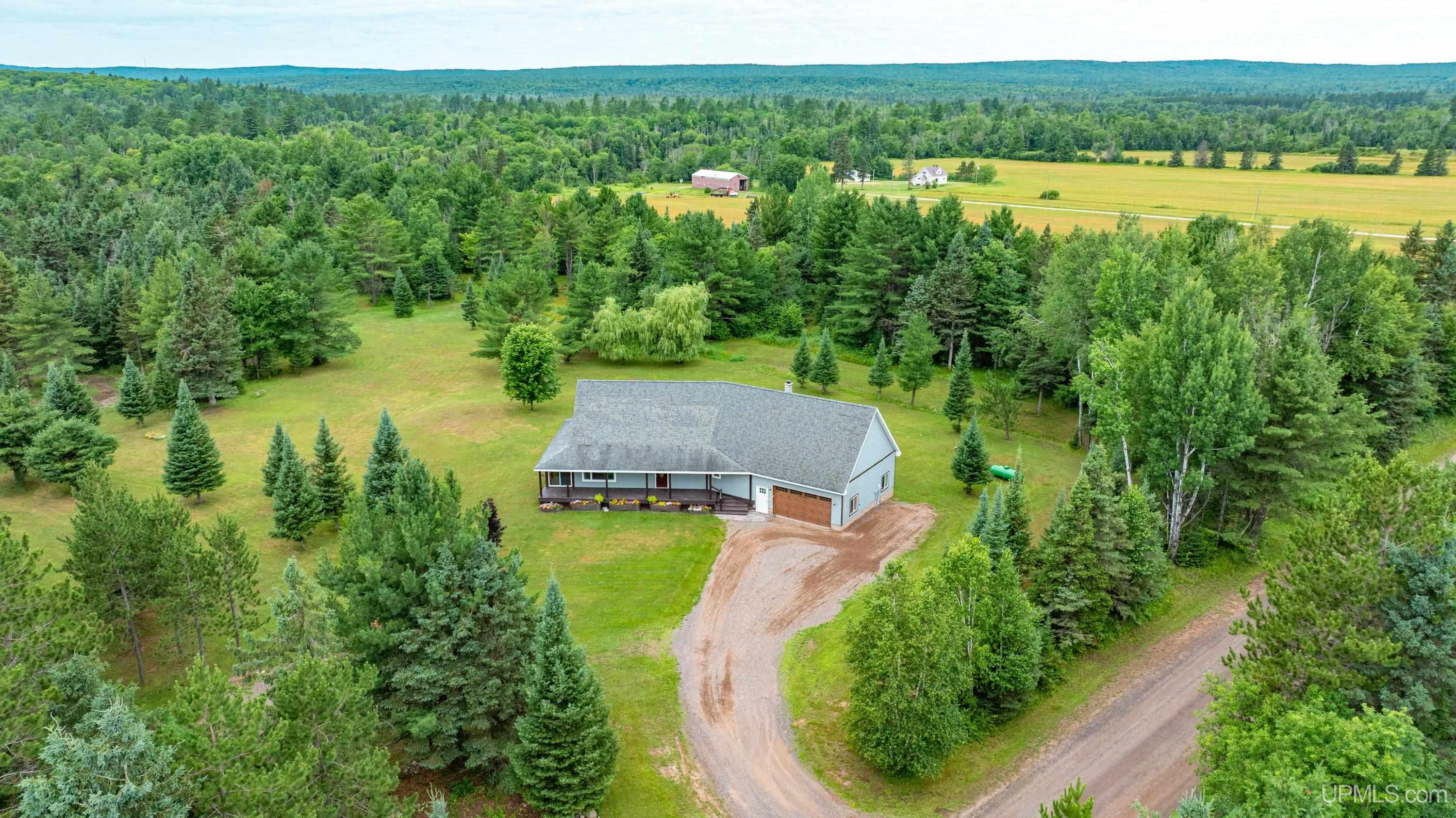 36689 River Road Property Photo 1