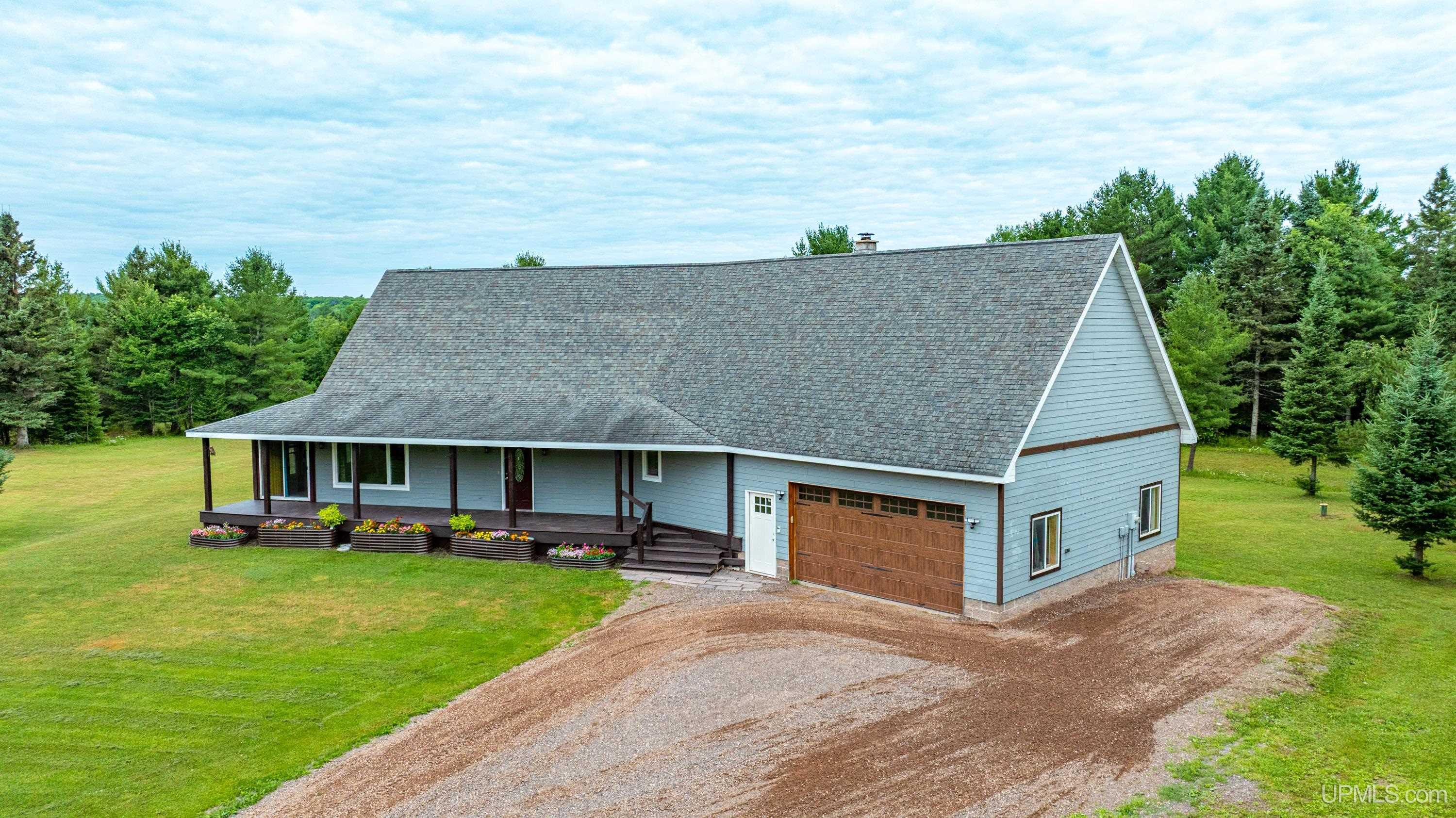 36689 River Road Property Photo 2