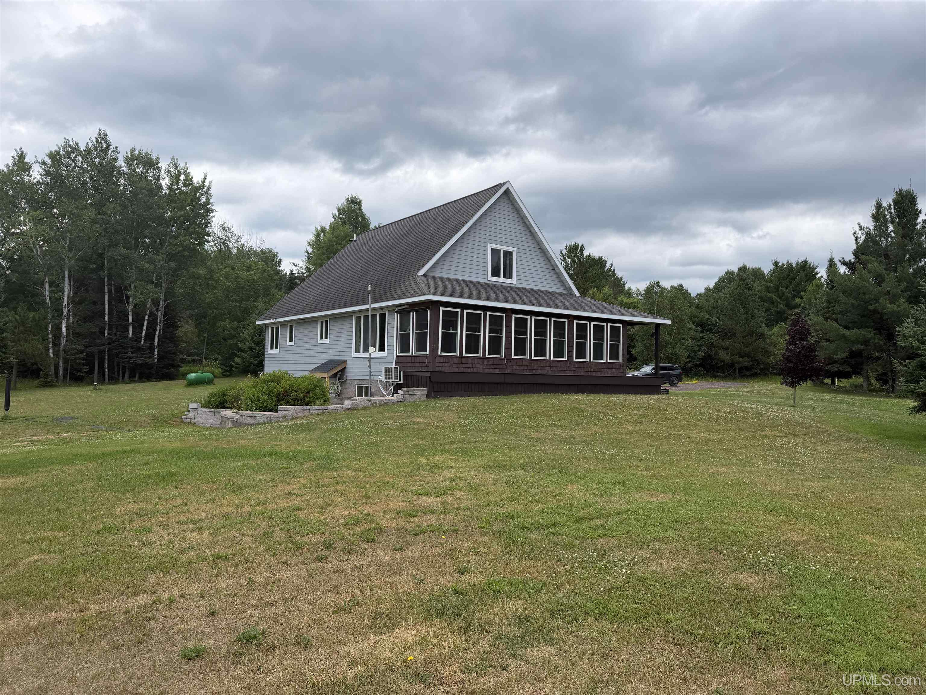 36689 River Road Property Photo 5