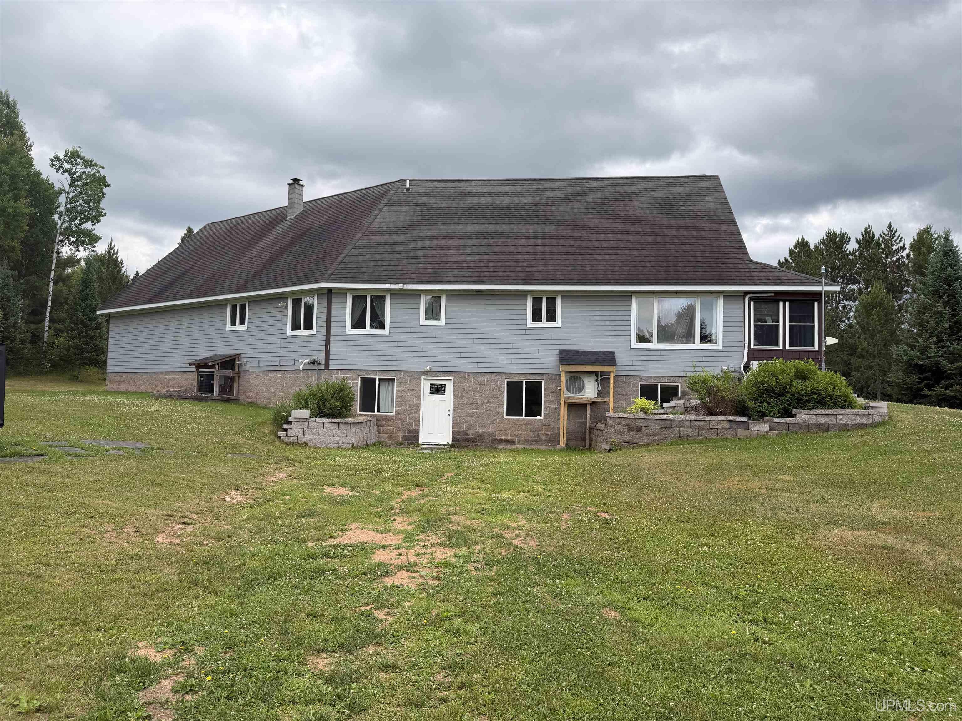 36689 River Road Property Photo 6