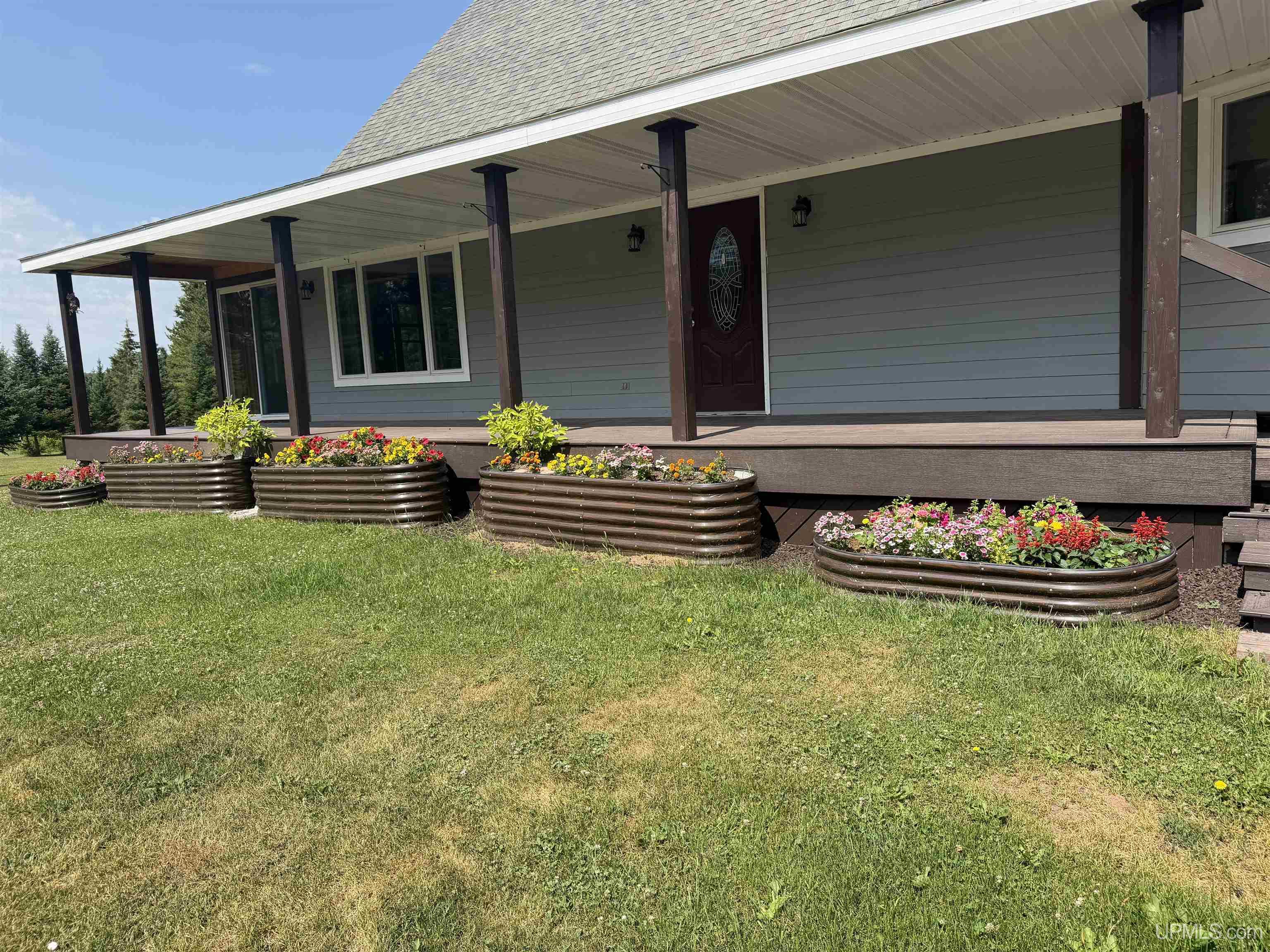 36689 River Road Property Photo 8