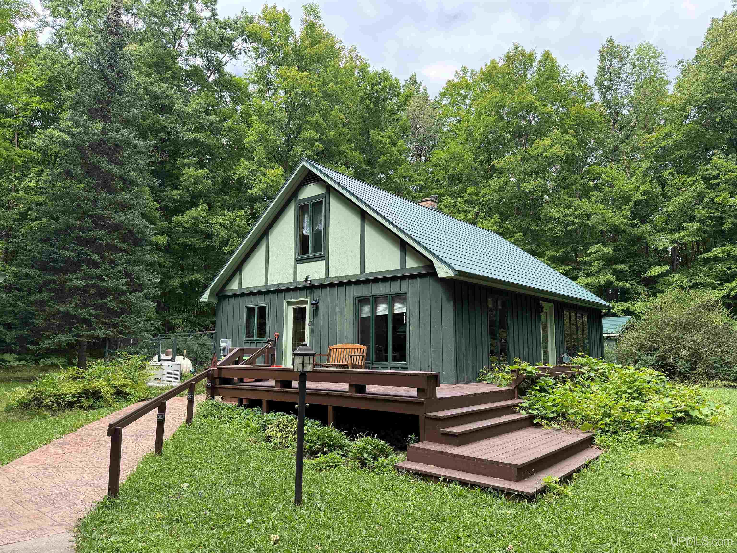 W7230 Marquis Road Property Photo 1