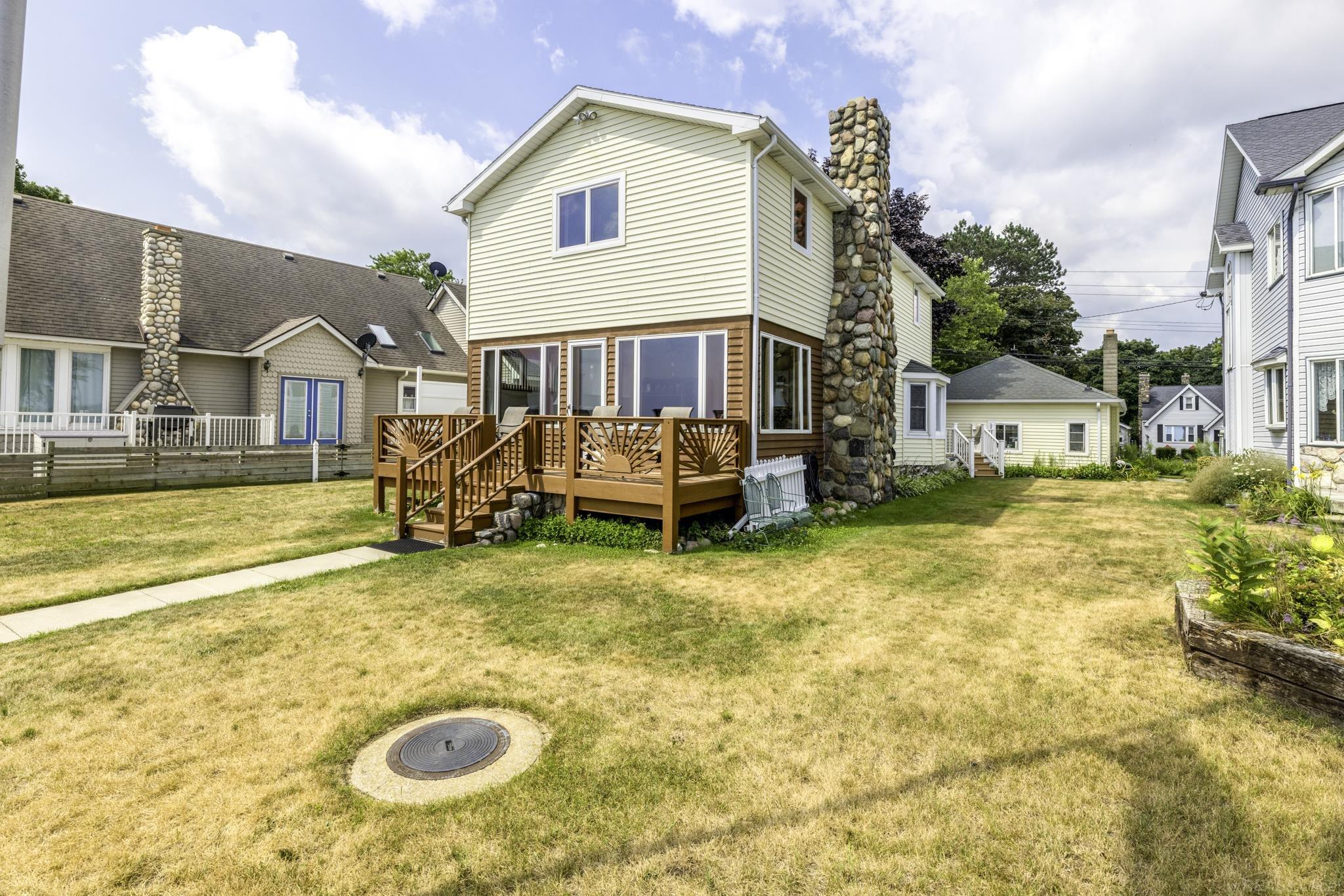 7769 Lakeview Drive Property Photo 1