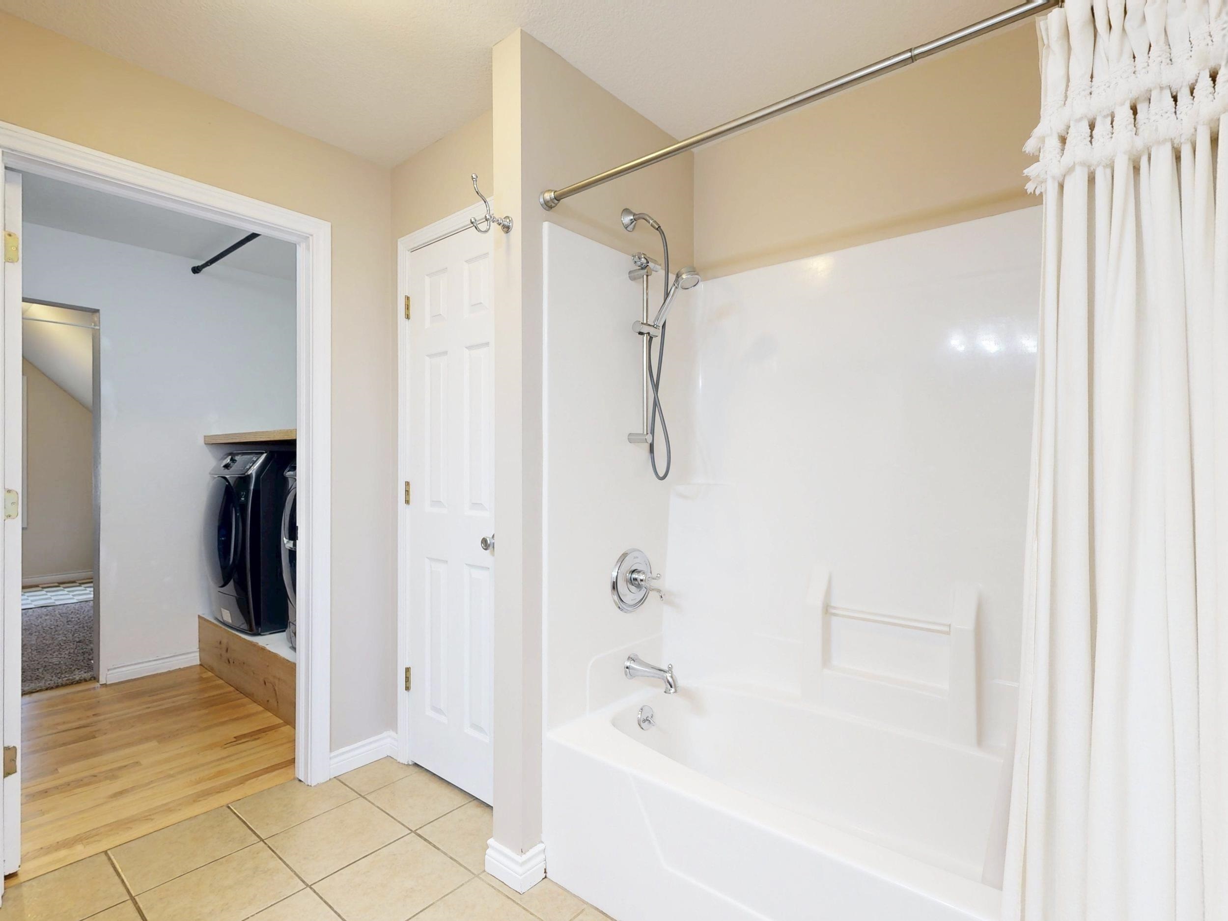 7725 Mammoth Pines Lane Property Photo 20