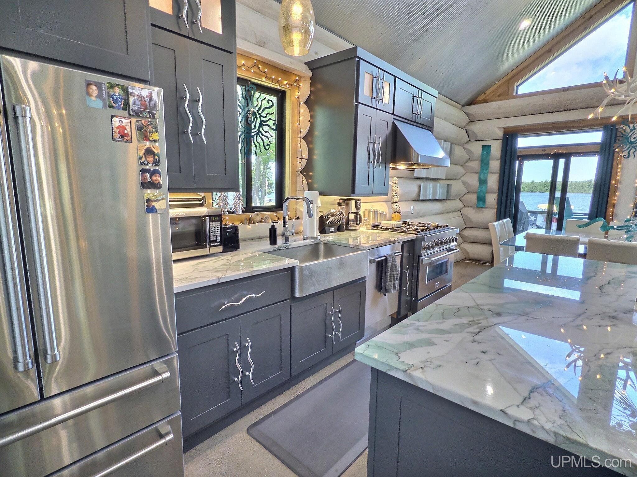 6590 Crescent Beach Road Property Photo 8