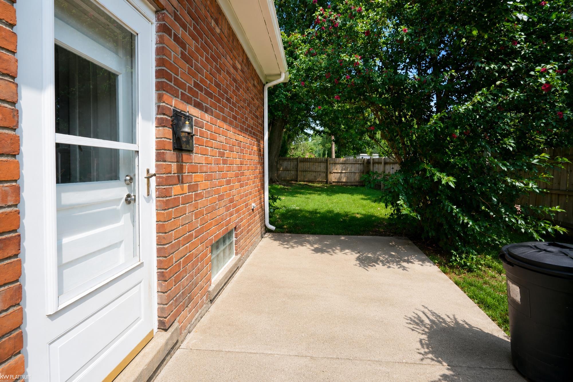 17225 Bell Avenue Property Photo 3