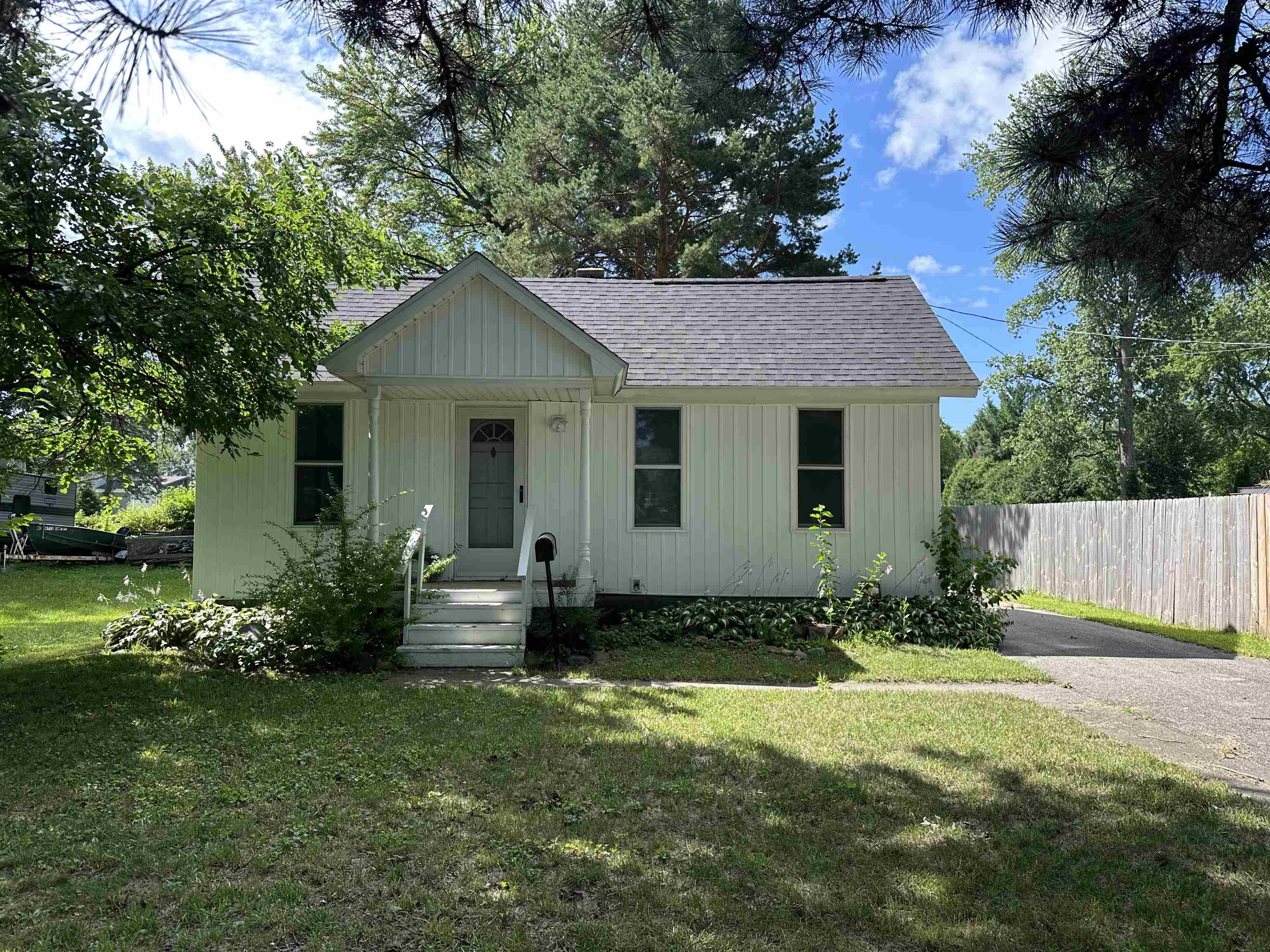 200 Nebobish Street Property Photo 1