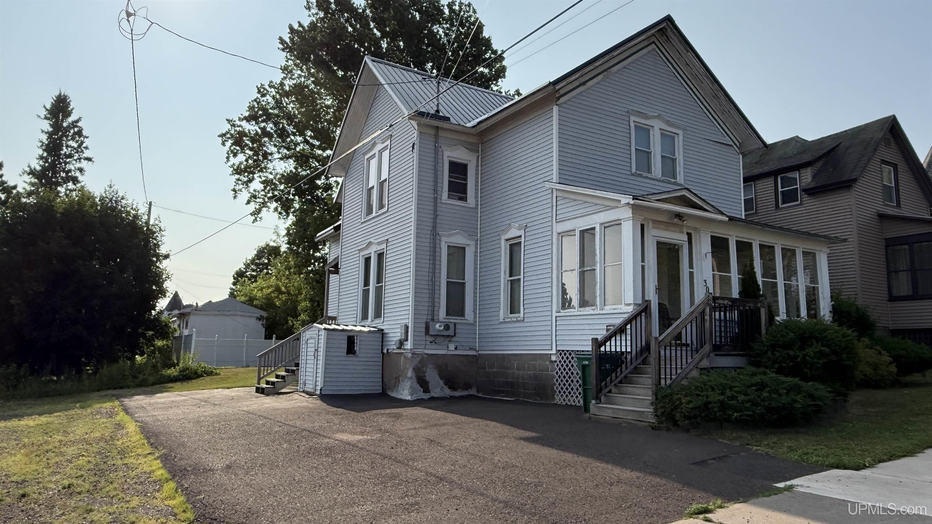 305 5th Ave S Avenue Property Photo 1