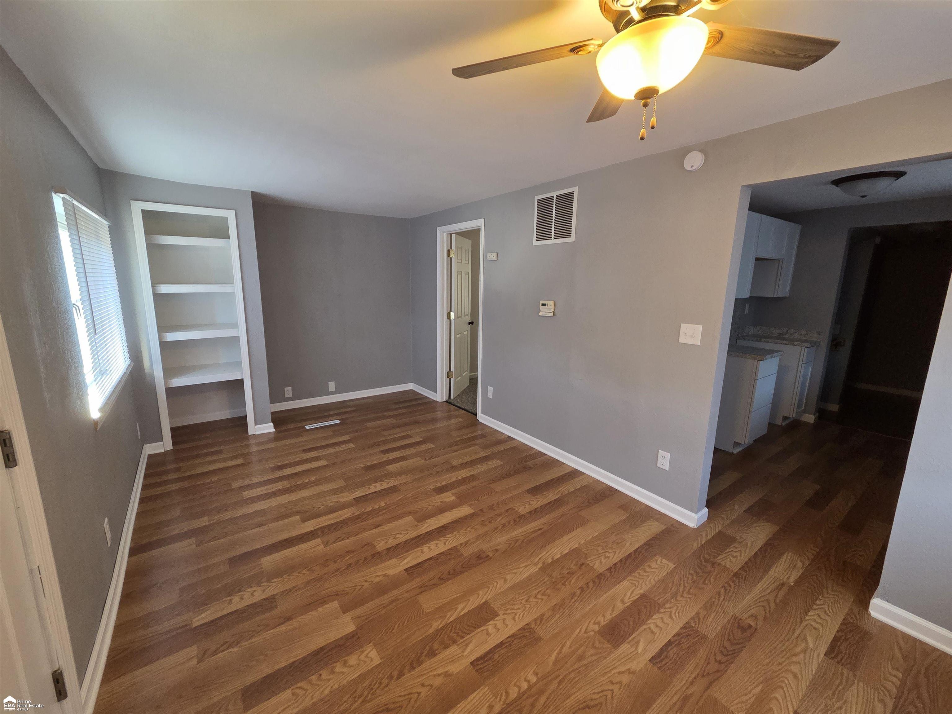 2164 E Whittemore Avenue Property Photo 3