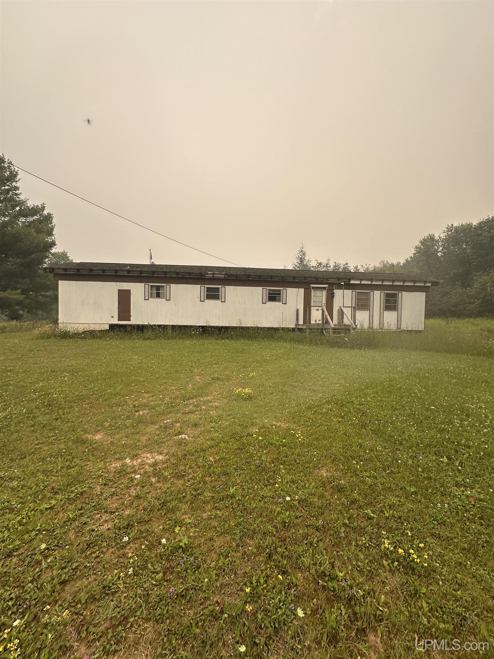 W6425 Leeman Road Property Photo 8