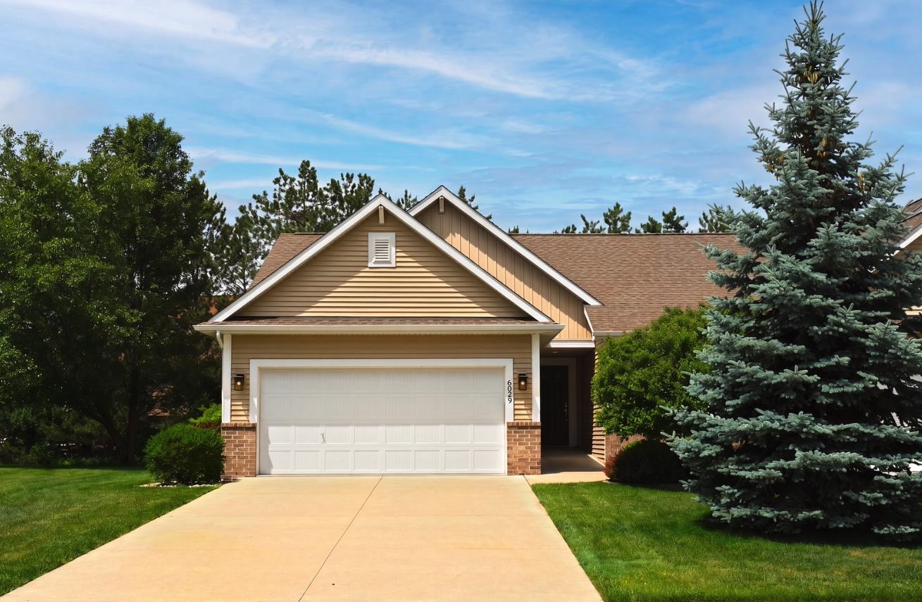 6029 Summerset Court Property Photo 1