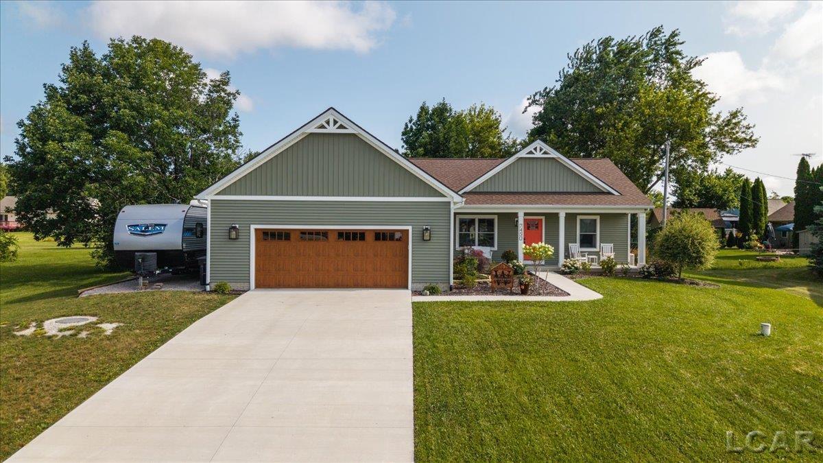 7450 Kingsley Drive Property Photo 2