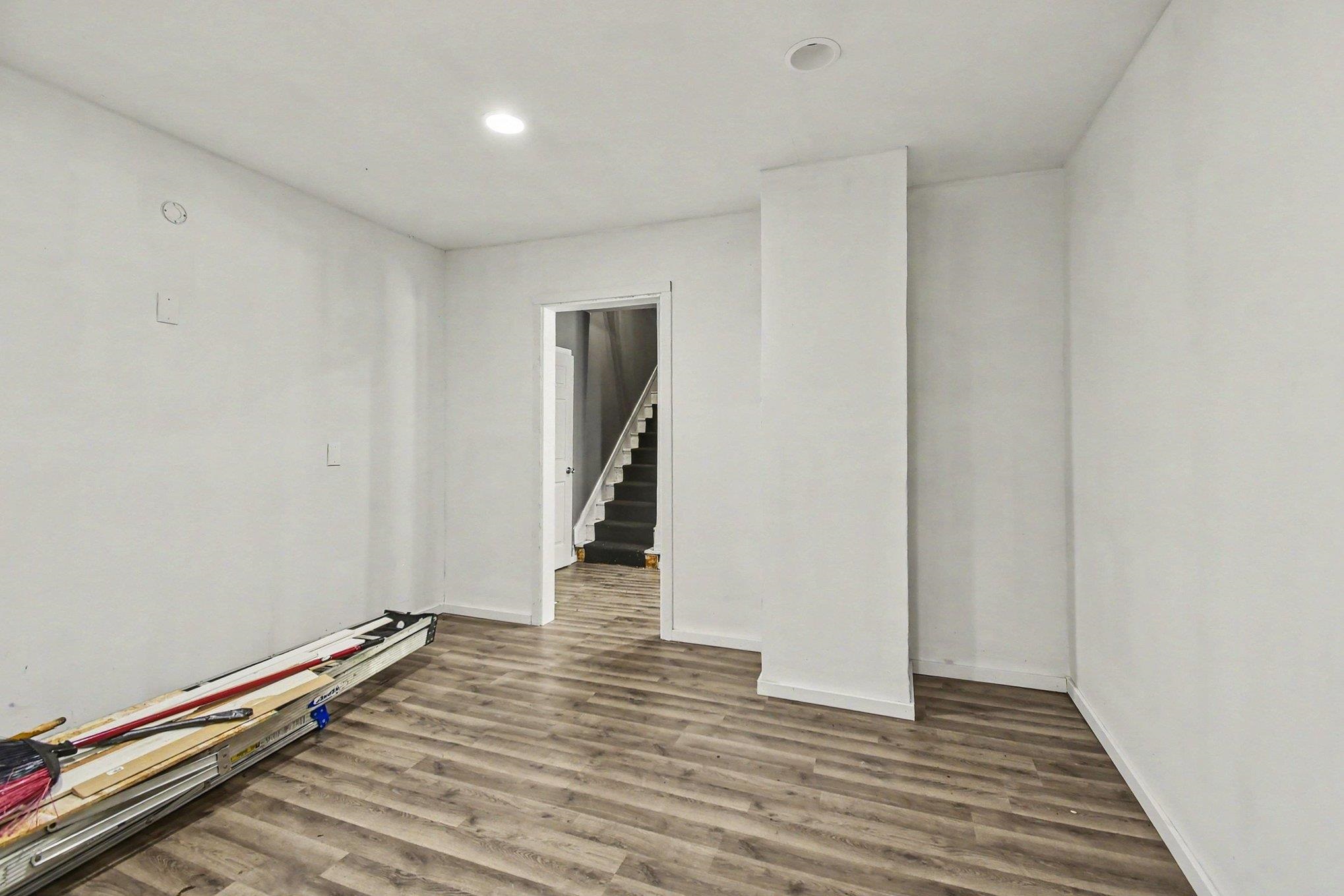 1917 Van Buren Street Property Photo 4