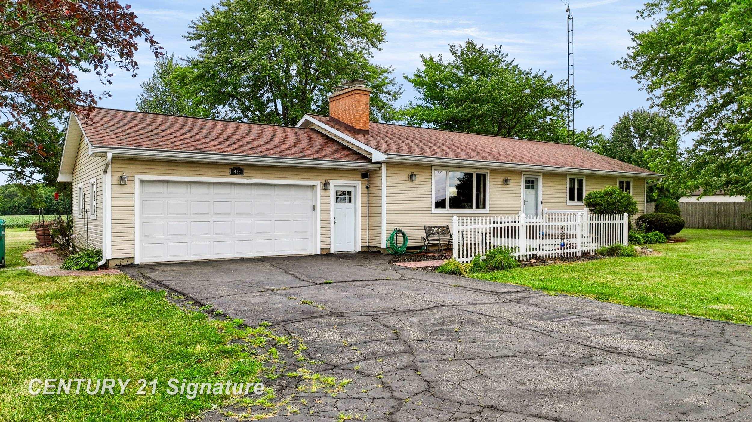 455 S Vernon Road Property Photo 2