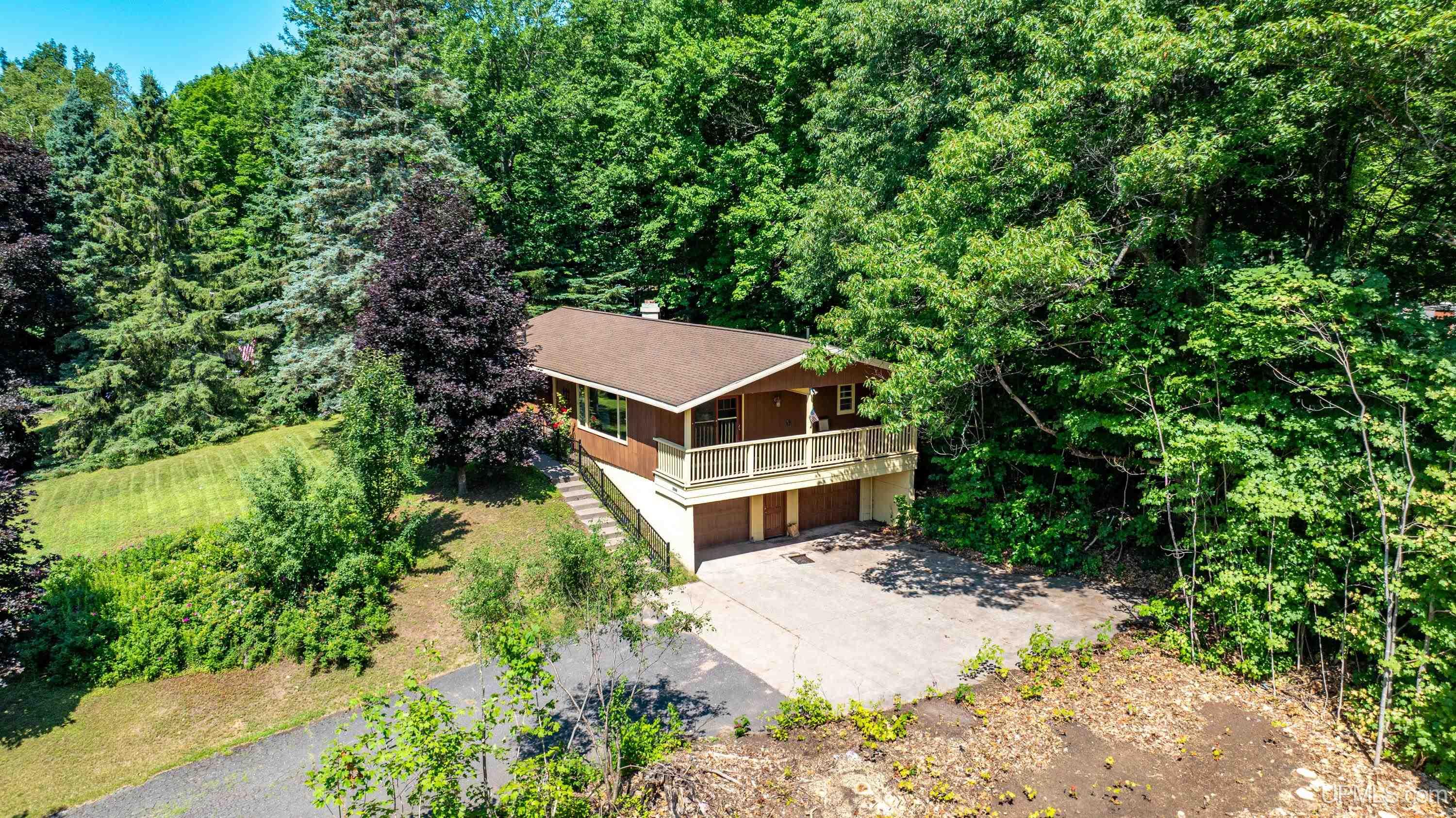 21944 Peepsock Road Property Photo 2