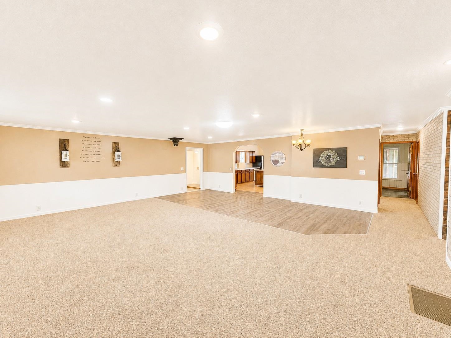 10651 N Vandecar Road Property Photo 9