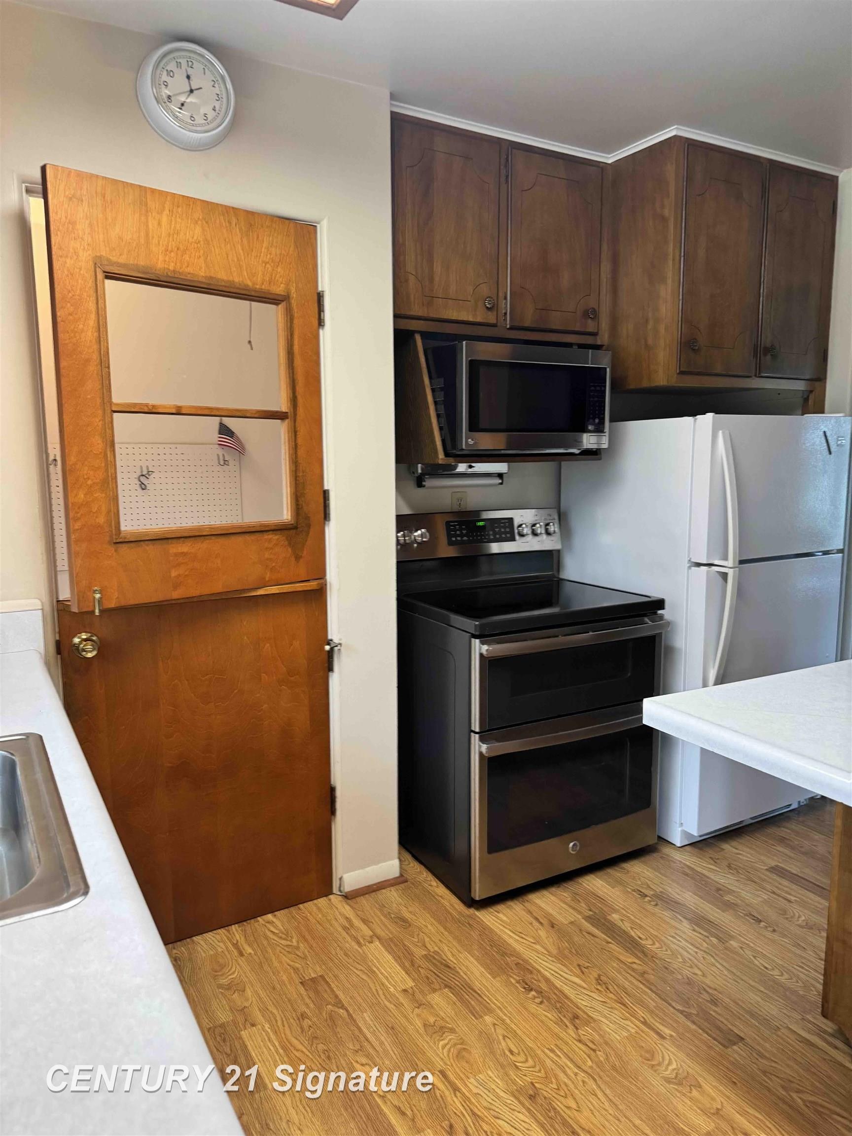 2705 Luella Avenue Property Photo 5