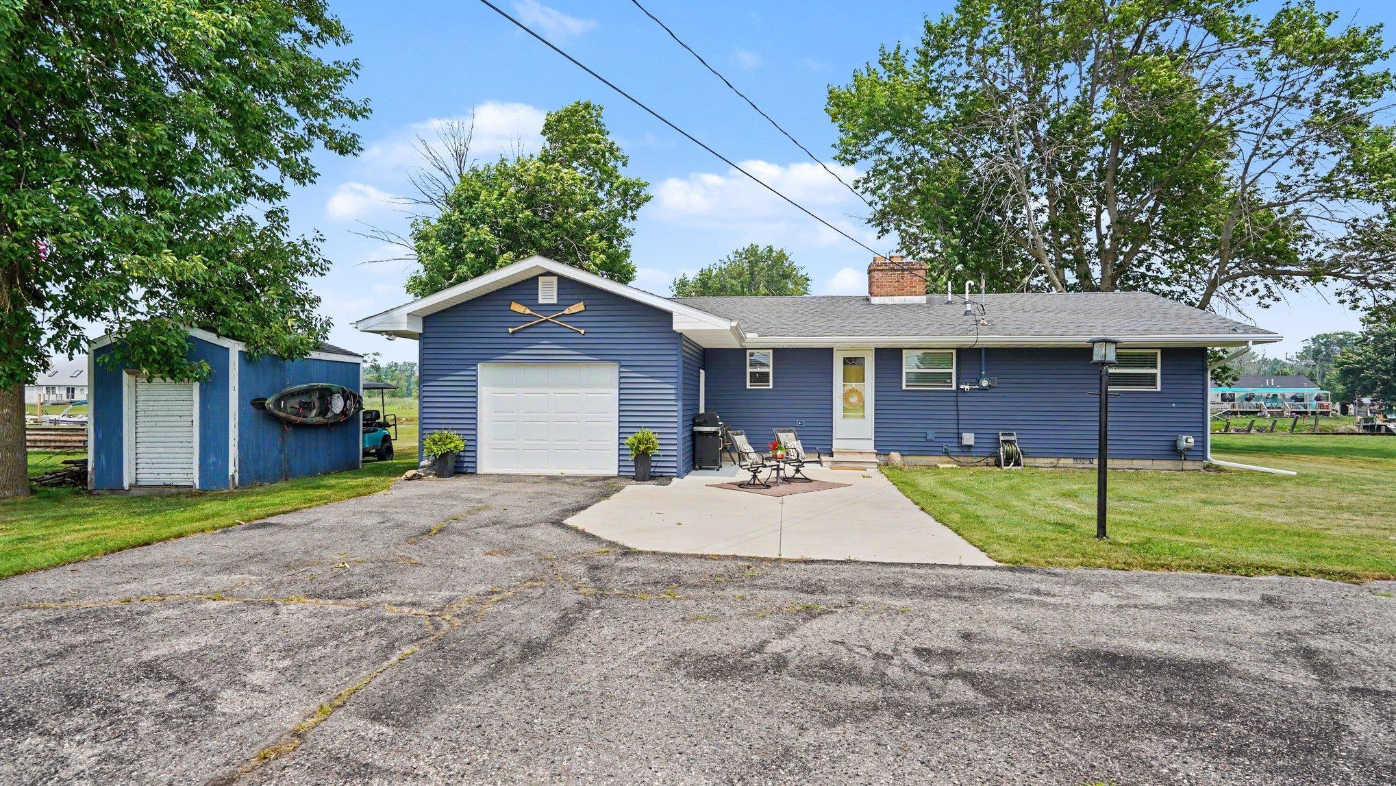 2327 Bay Ridge Drive Property Photo 2